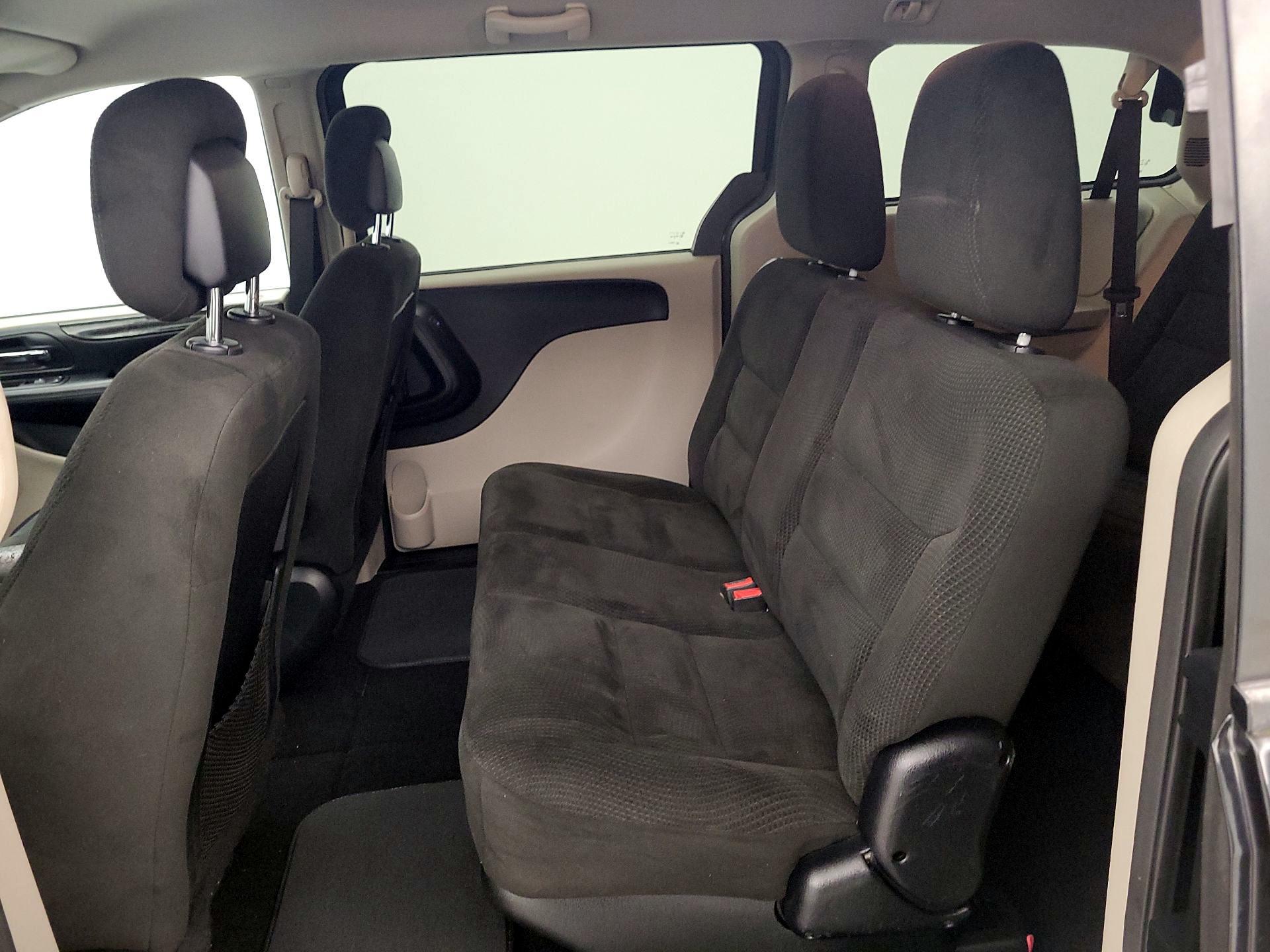 Thumbnail: 2017 Dodge Grand Caravan - 18