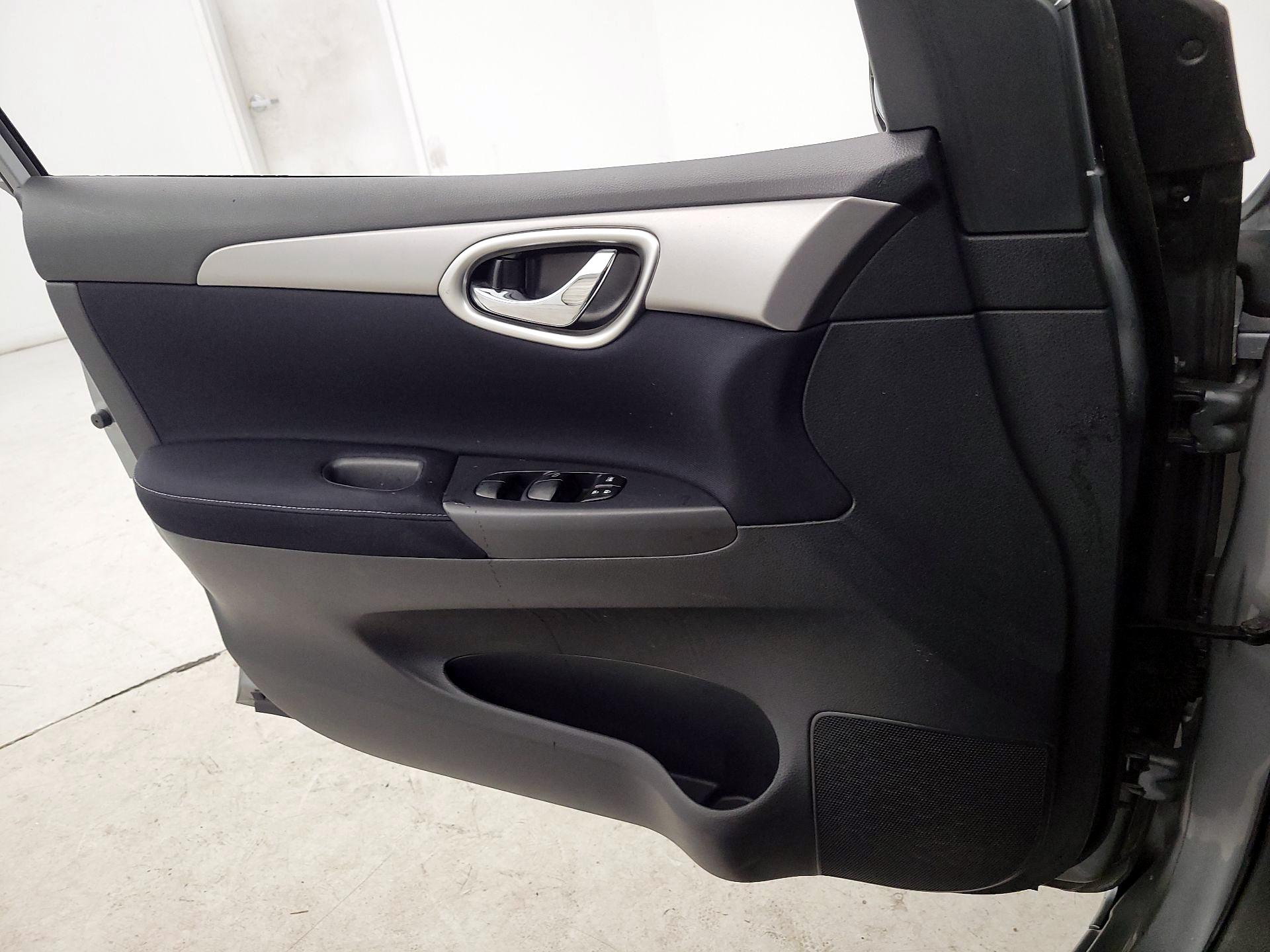 Thumbnail: 2014 Nissan Sentra - 12