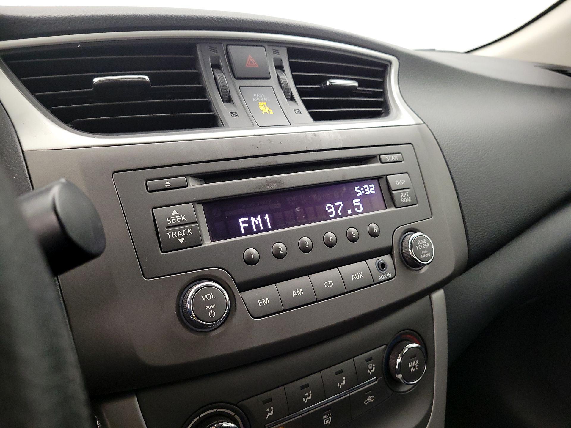 Thumbnail: 2014 Nissan Sentra - 14