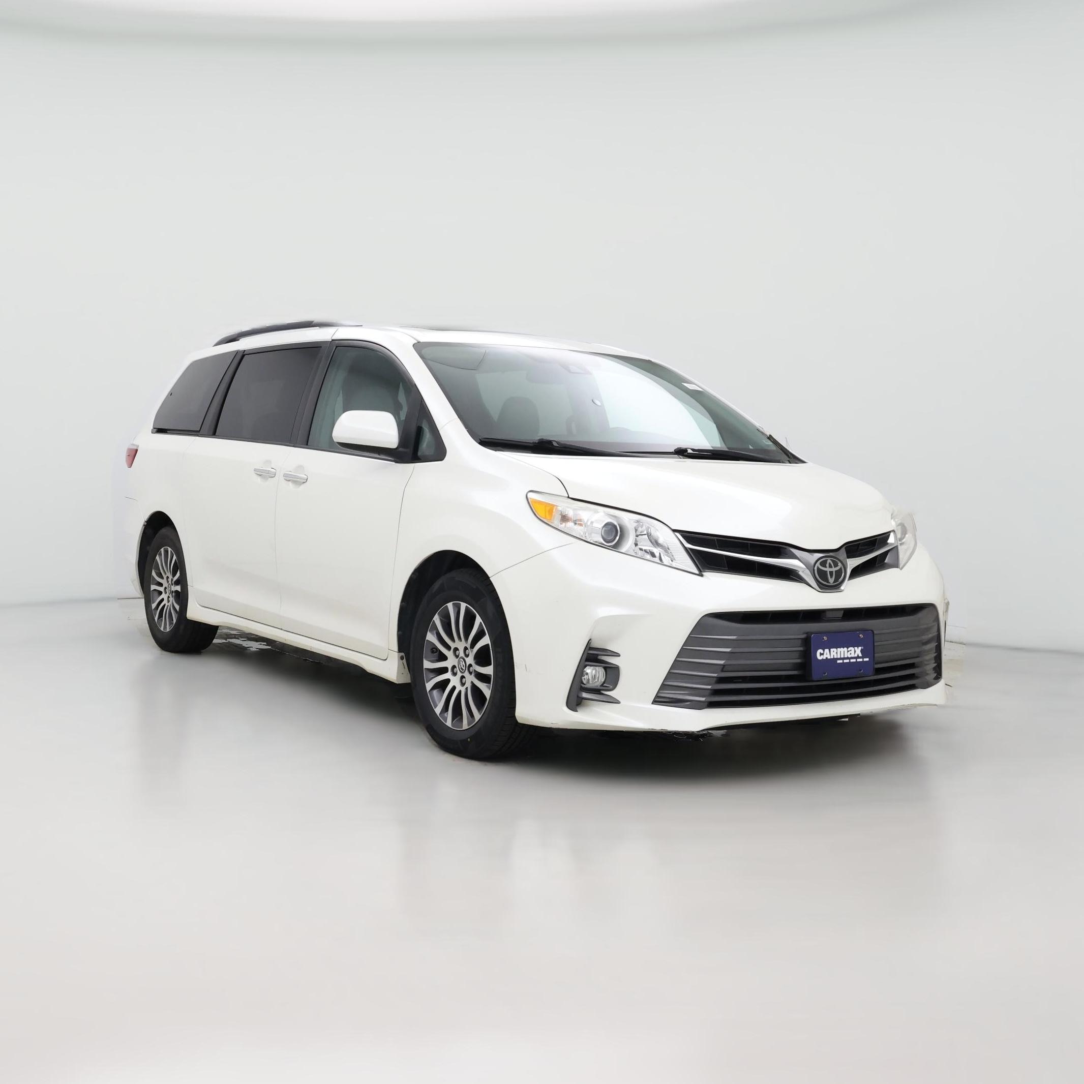 Thumbnail: 2018 Toyota Sienna - 1