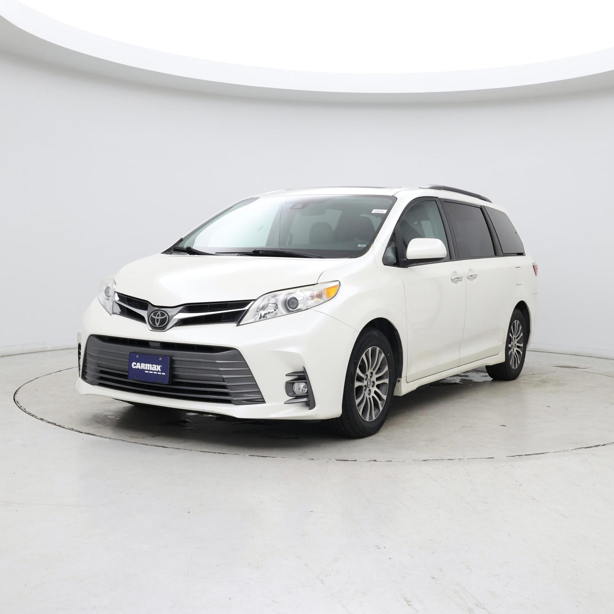 Thumbnail: 2018 Toyota Sienna - 4