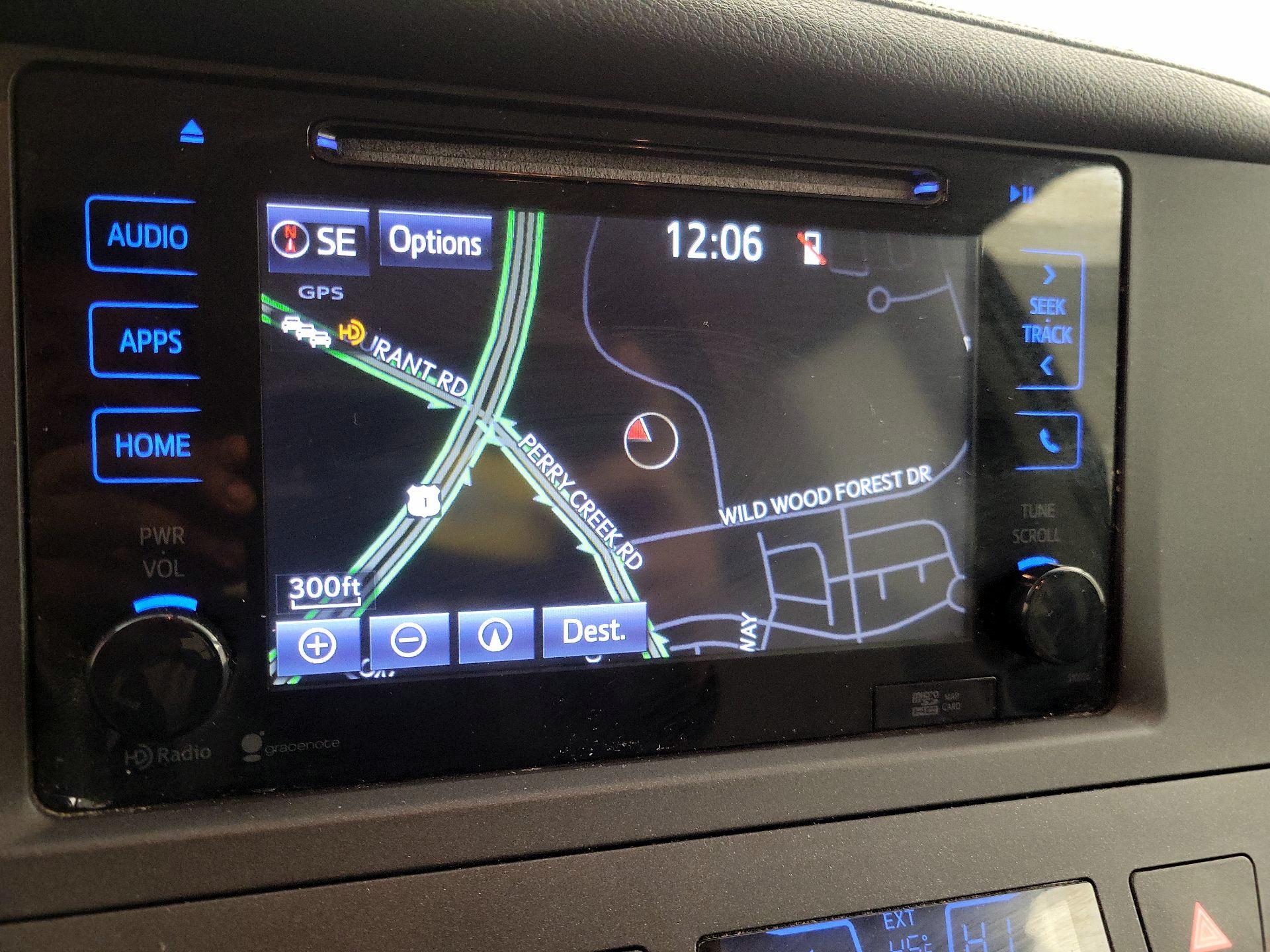 Thumbnail: 2015 Toyota Sienna - 14