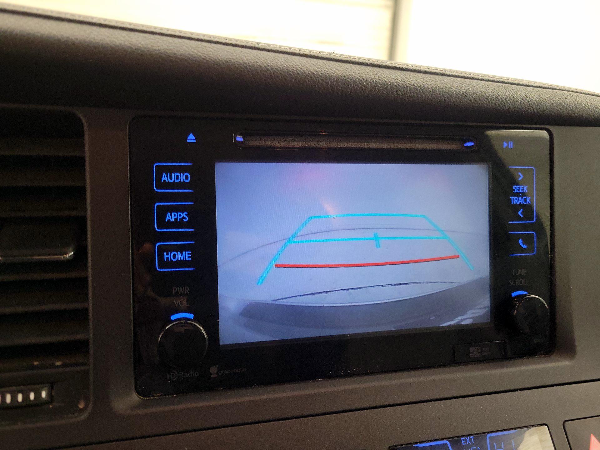 Thumbnail: 2015 Toyota Sienna - 15