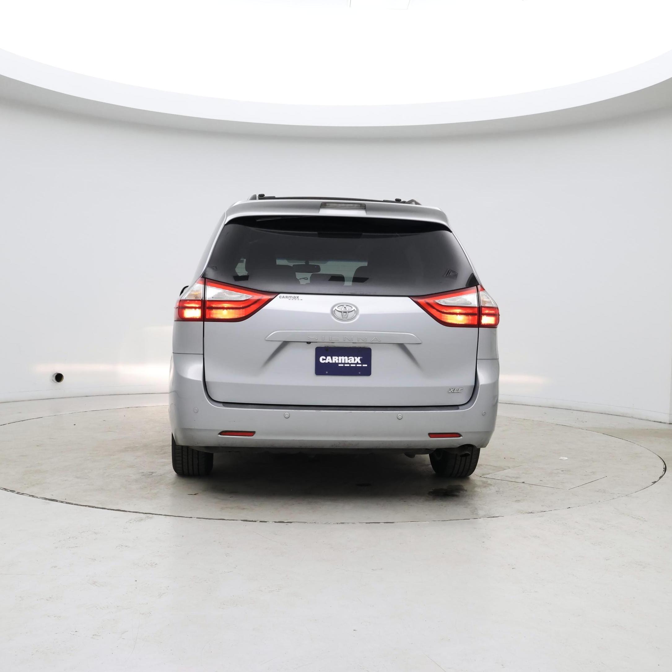 Thumbnail: 2015 Toyota Sienna - 6