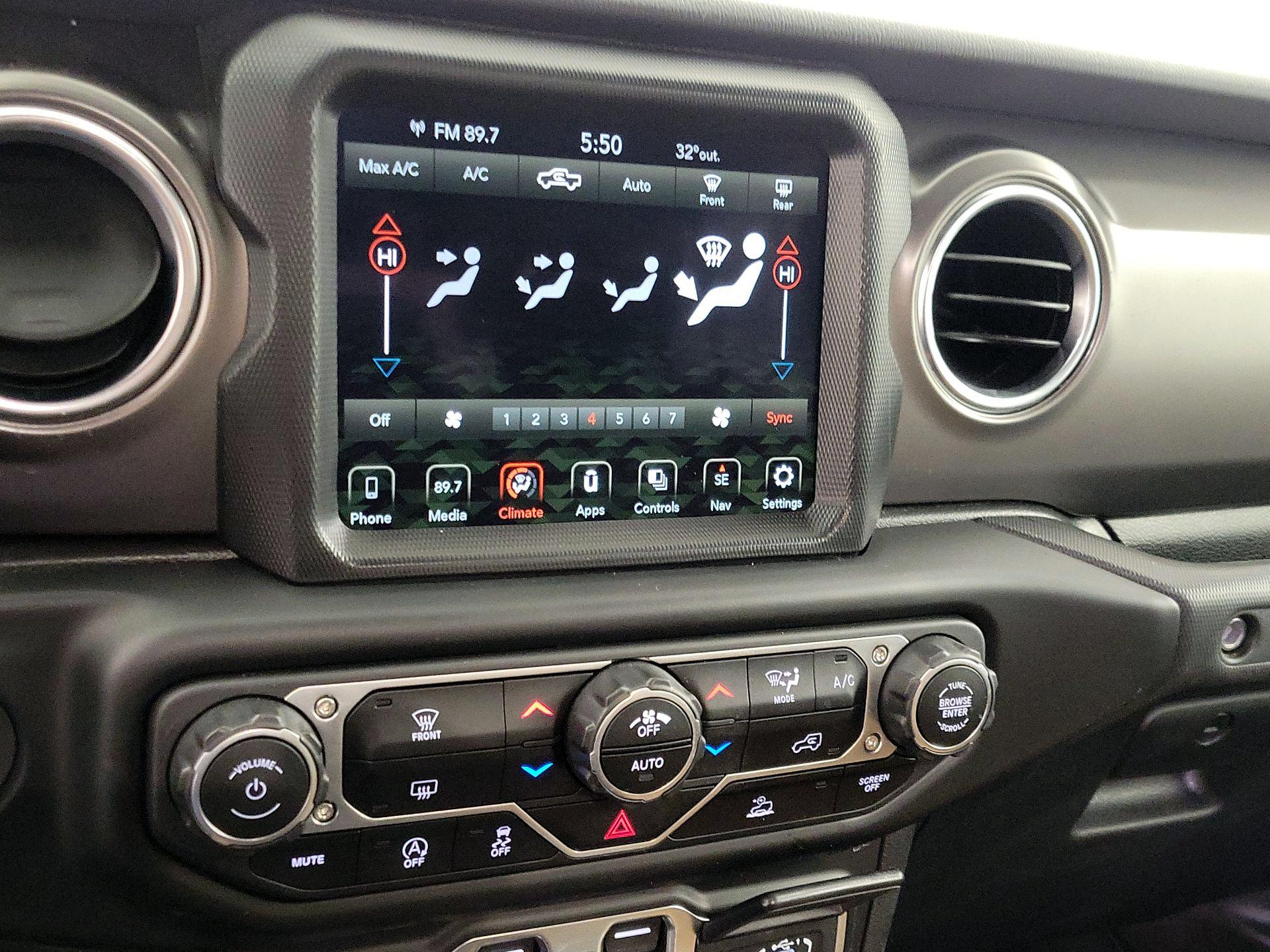 Thumbnail: 2023 Jeep Gladiator - 16