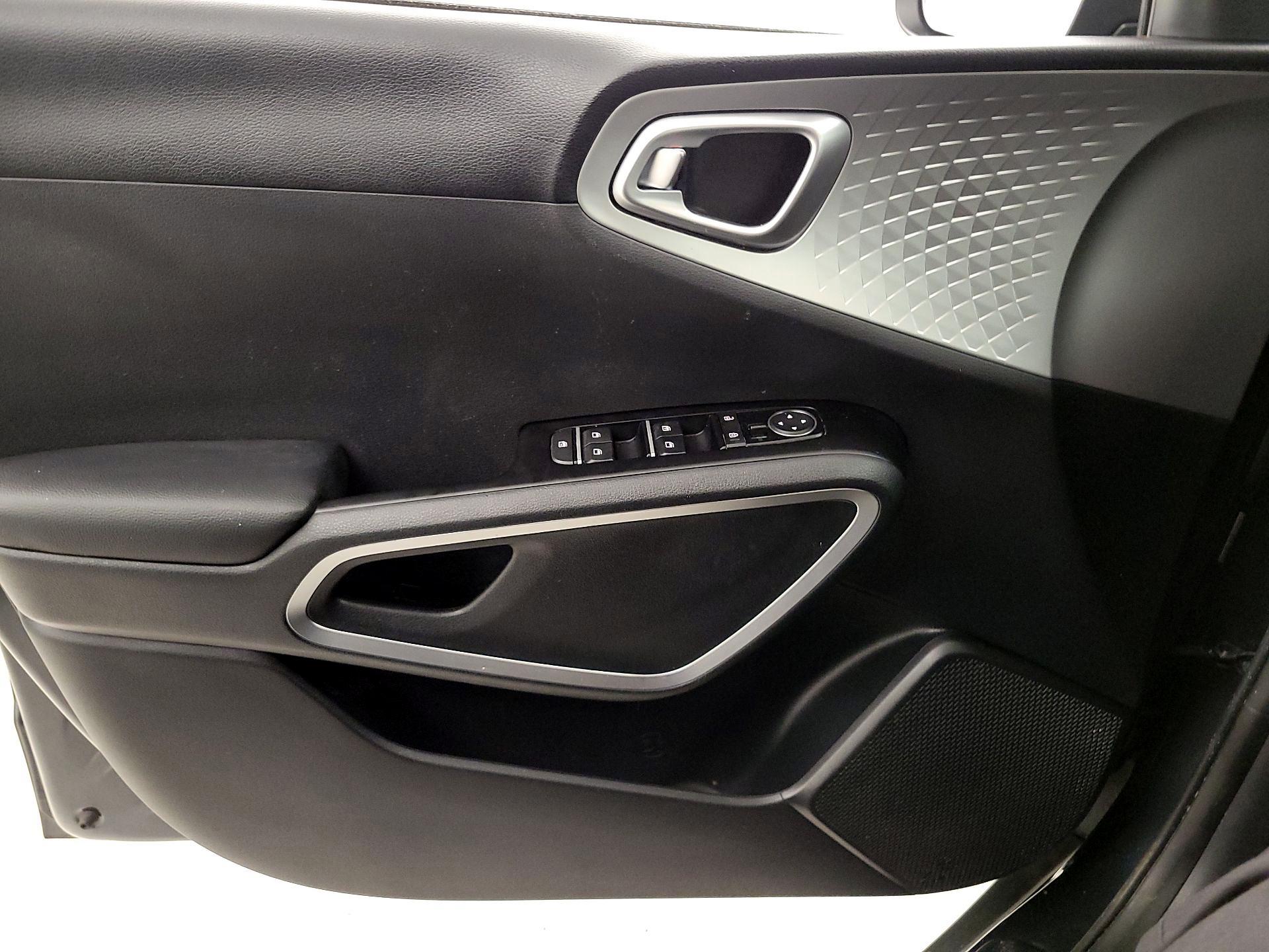 Thumbnail: 2020 Kia Soul - 12