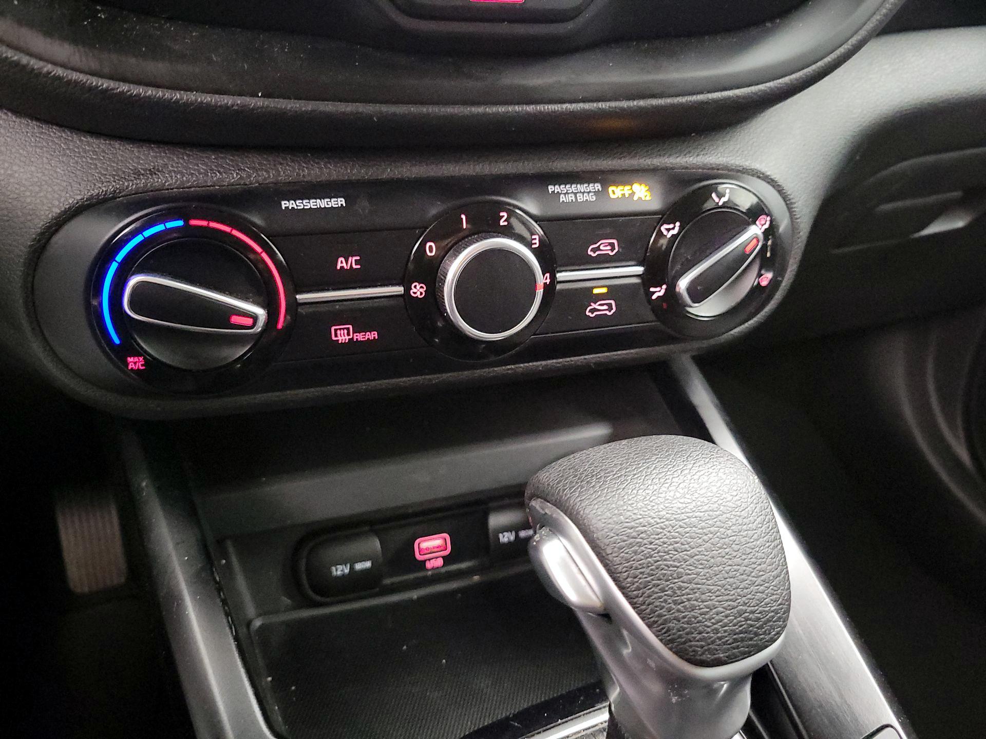 Thumbnail: 2020 Kia Soul - 16