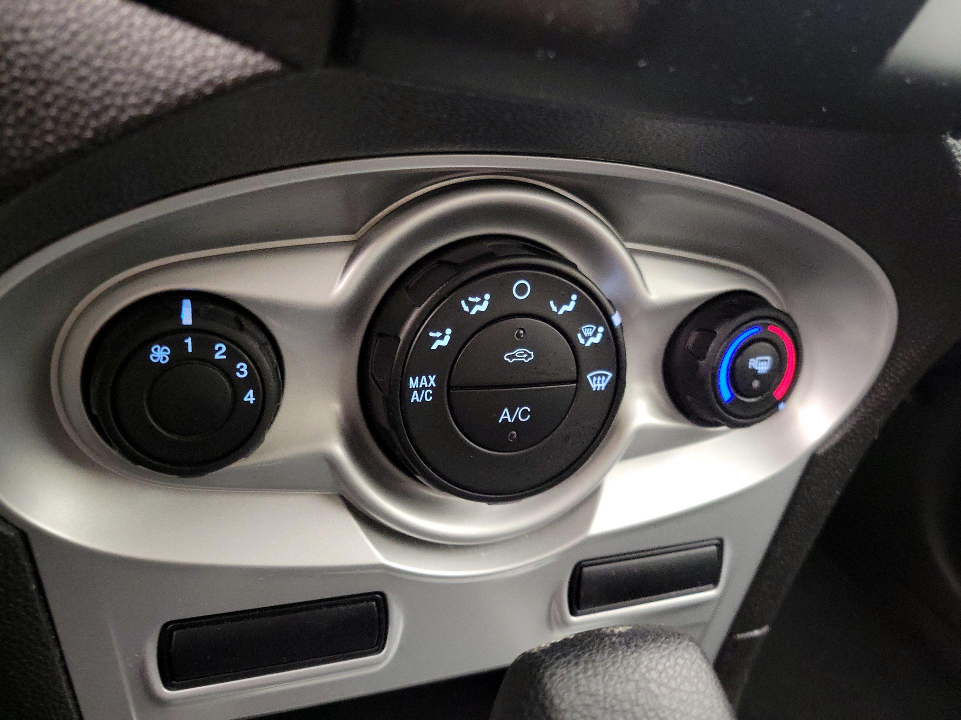 Thumbnail: 2019 Ford Fiesta - 16