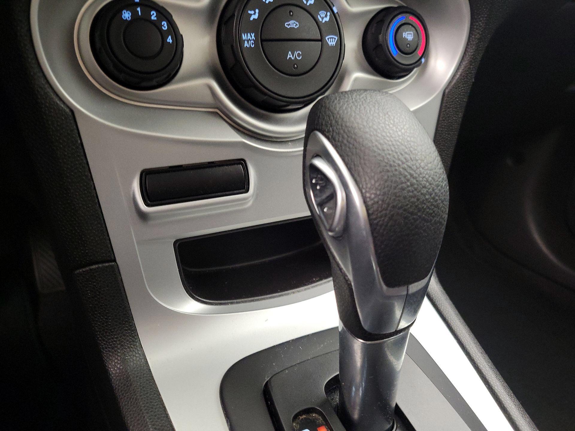 Thumbnail: 2019 Ford Fiesta - 18