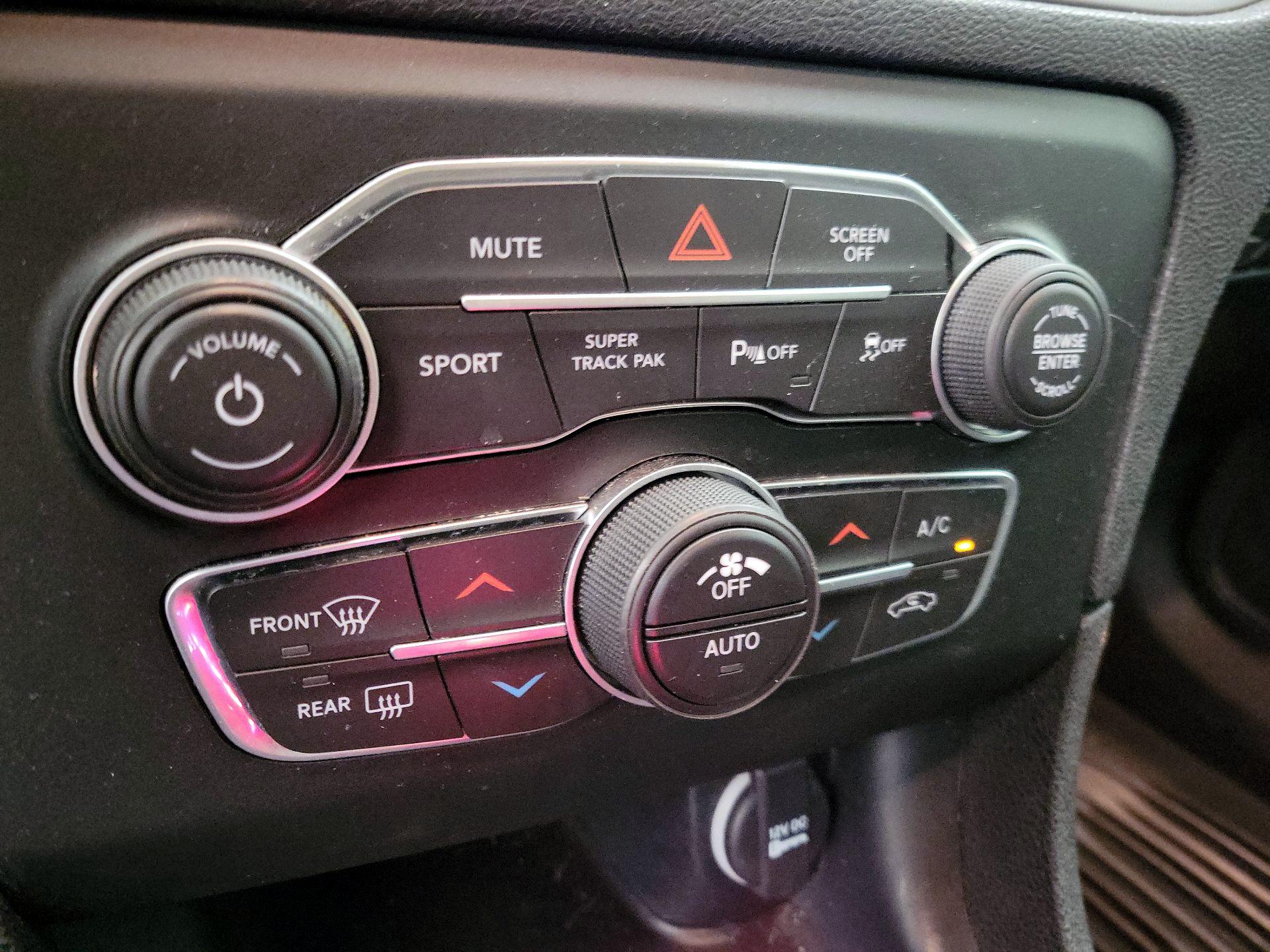 Thumbnail: 2023 Dodge Charger - 16