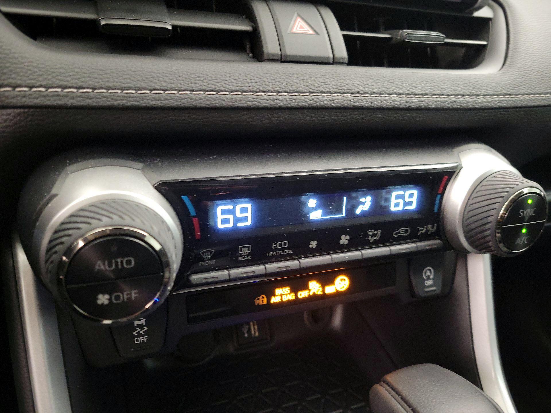 Thumbnail: 2025 Toyota RAV4 - 16