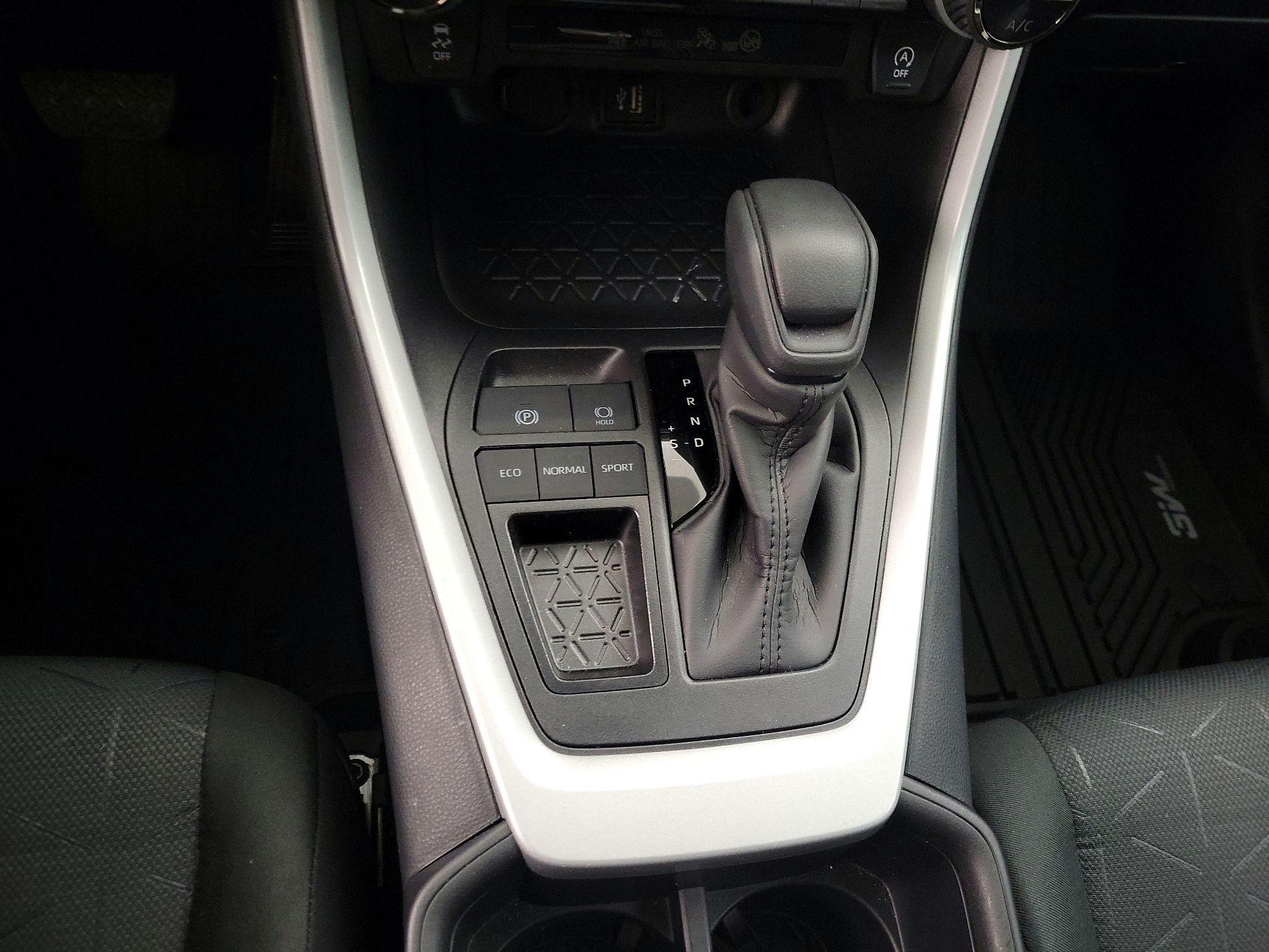 Thumbnail: 2025 Toyota RAV4 - 17