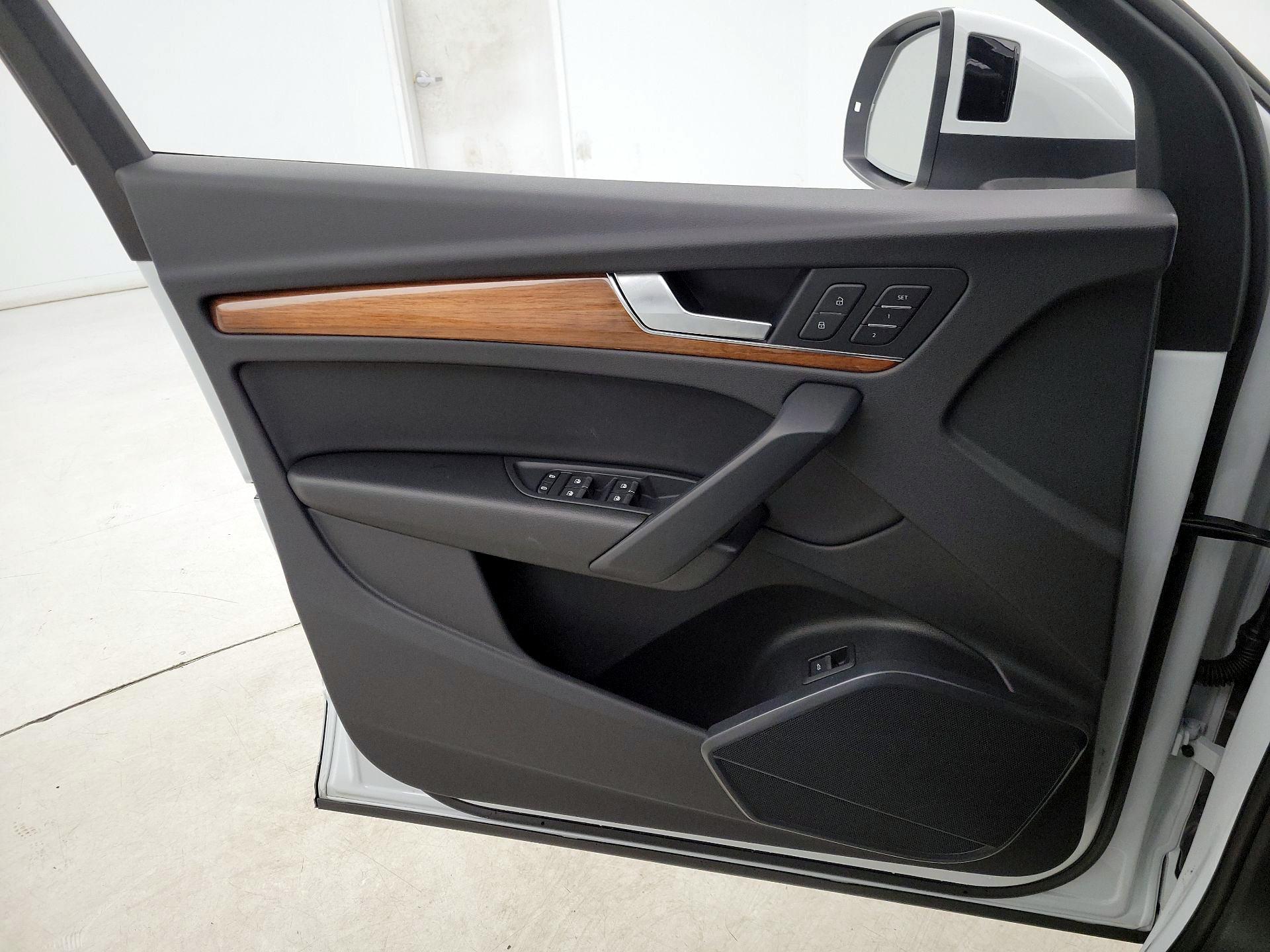 Thumbnail: 2023 Audi Q5 - 12