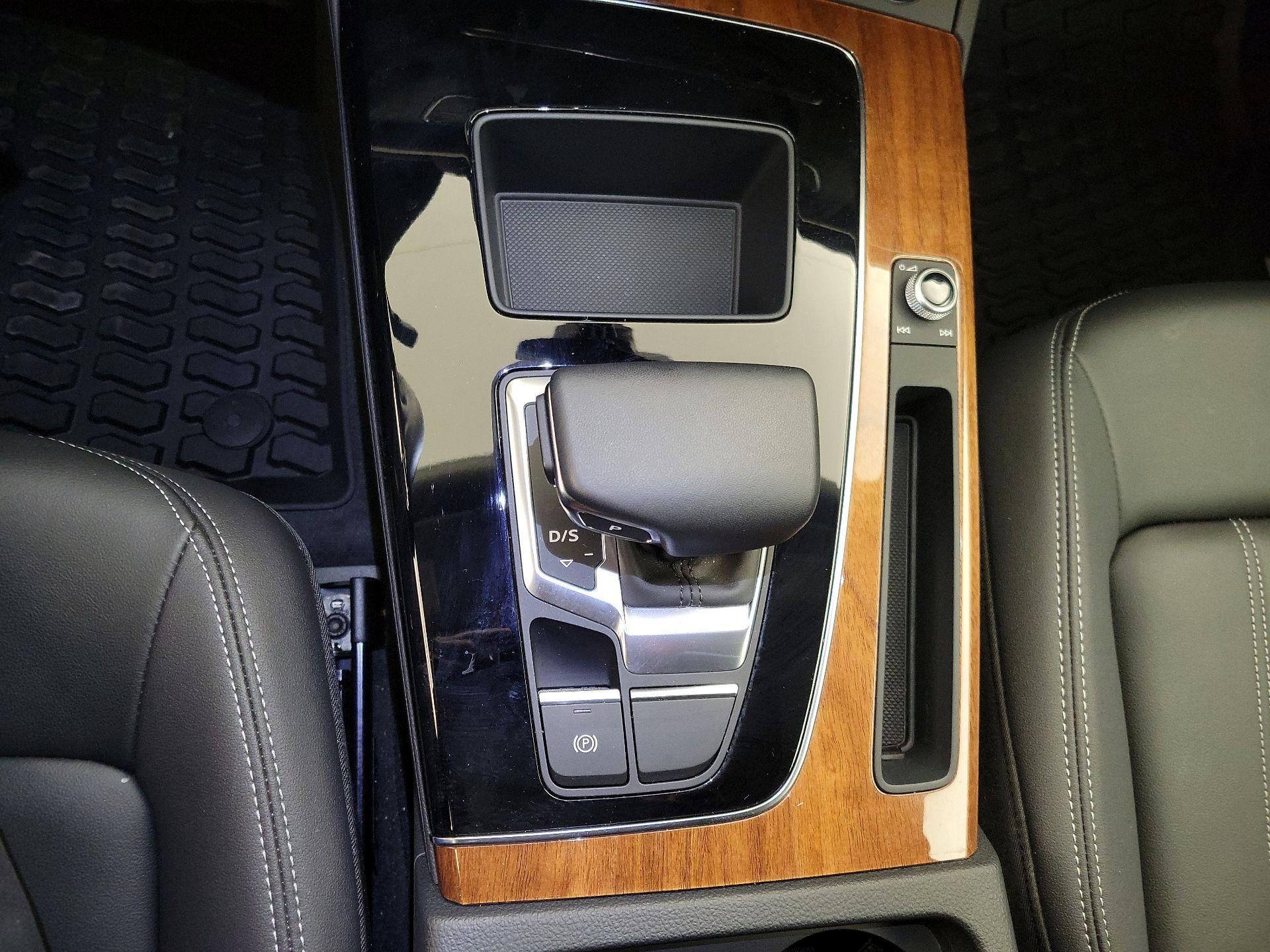 Thumbnail: 2023 Audi Q5 - 17