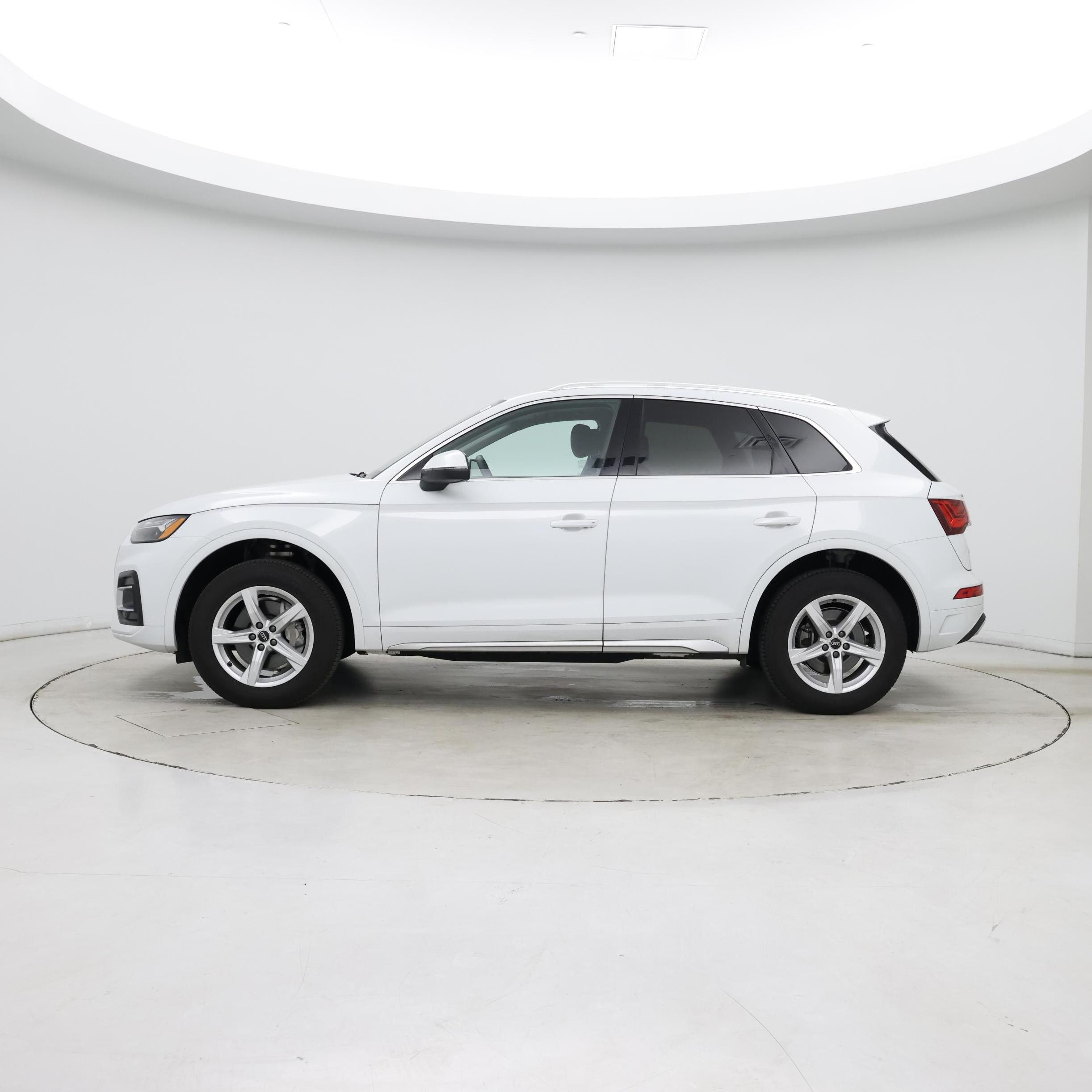 Thumbnail: 2023 Audi Q5 - 3