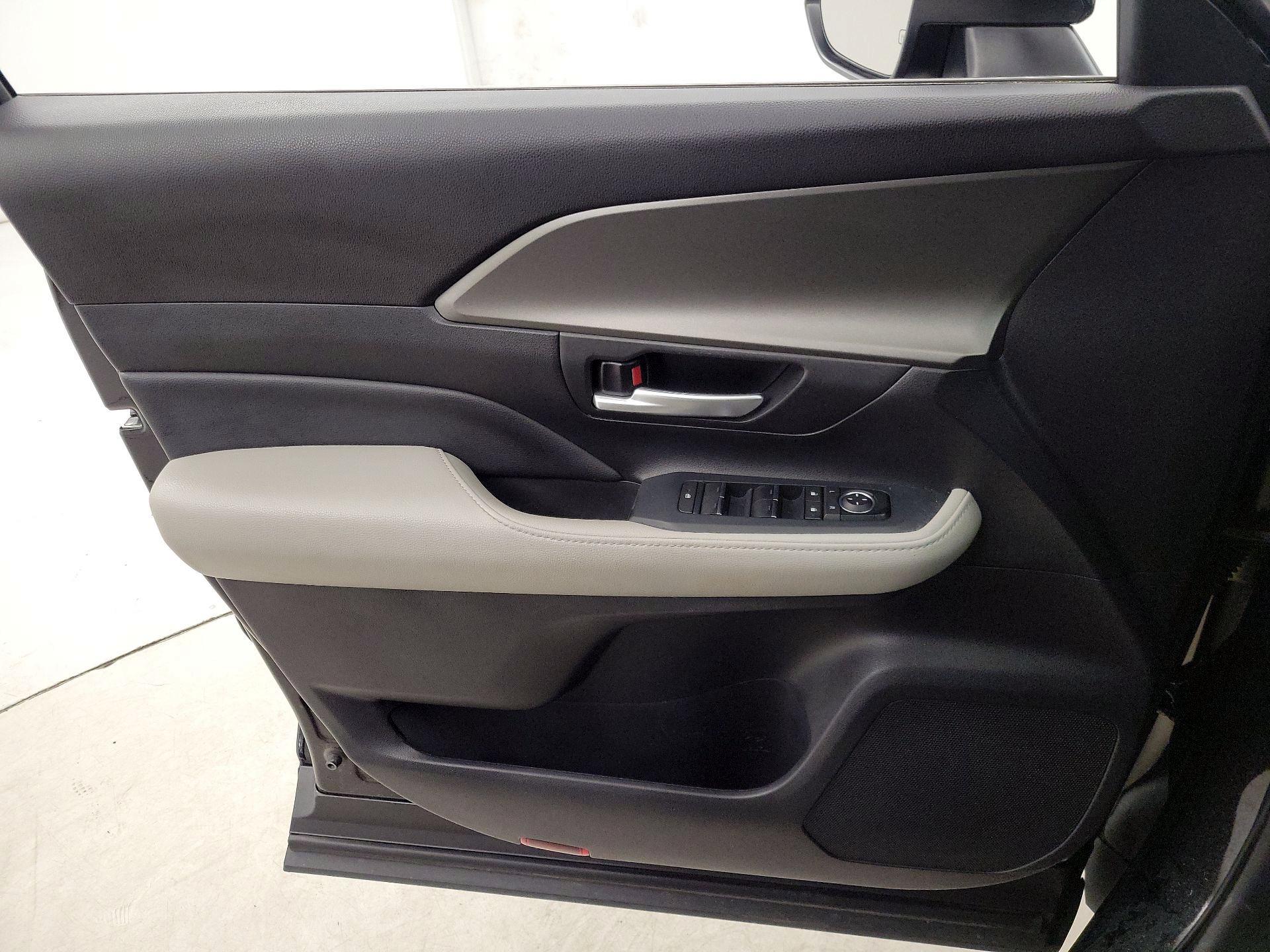 Thumbnail: 2024 Toyota Grand Highlander - 12