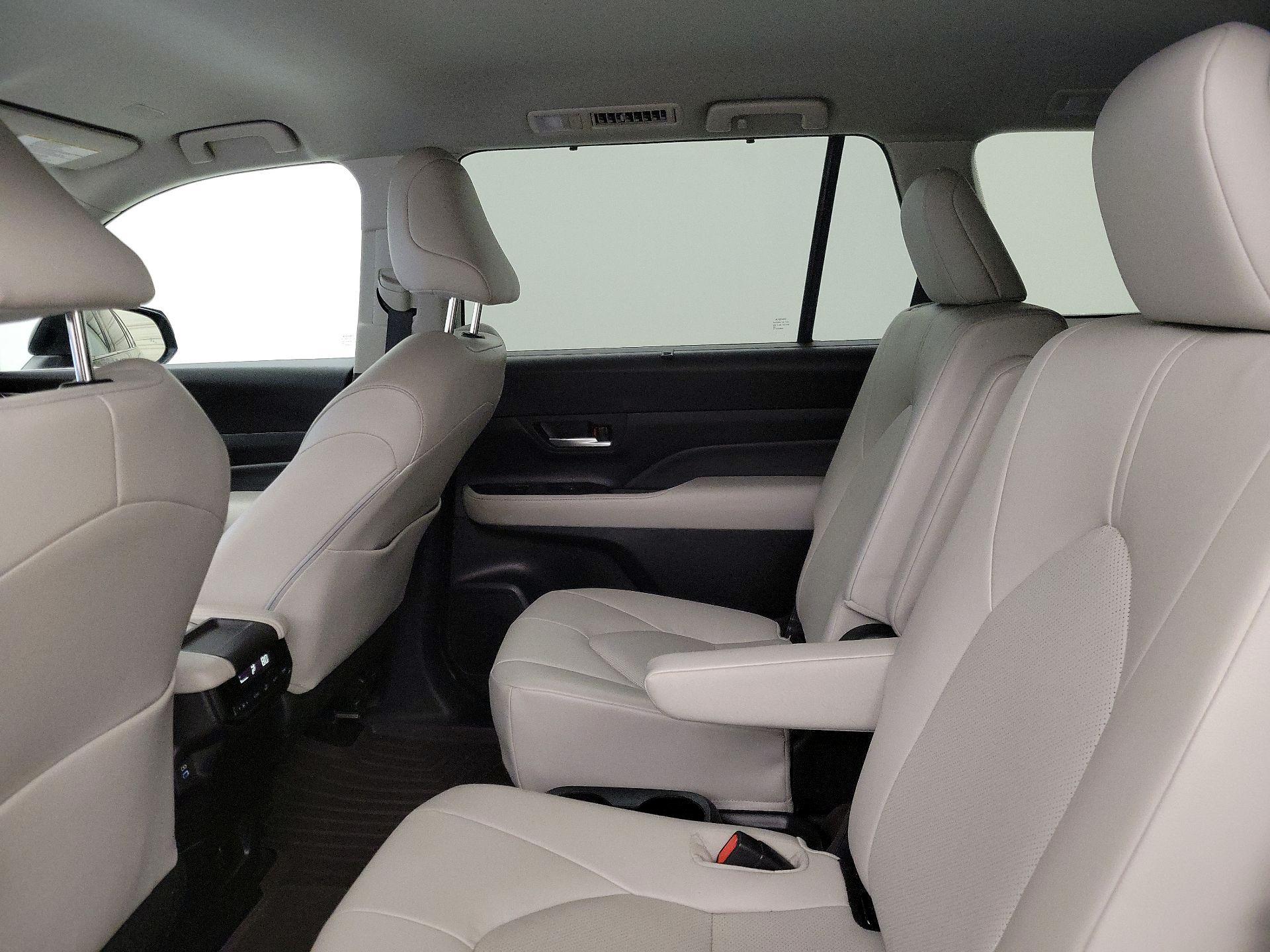 Thumbnail: 2024 Toyota Grand Highlander - 19