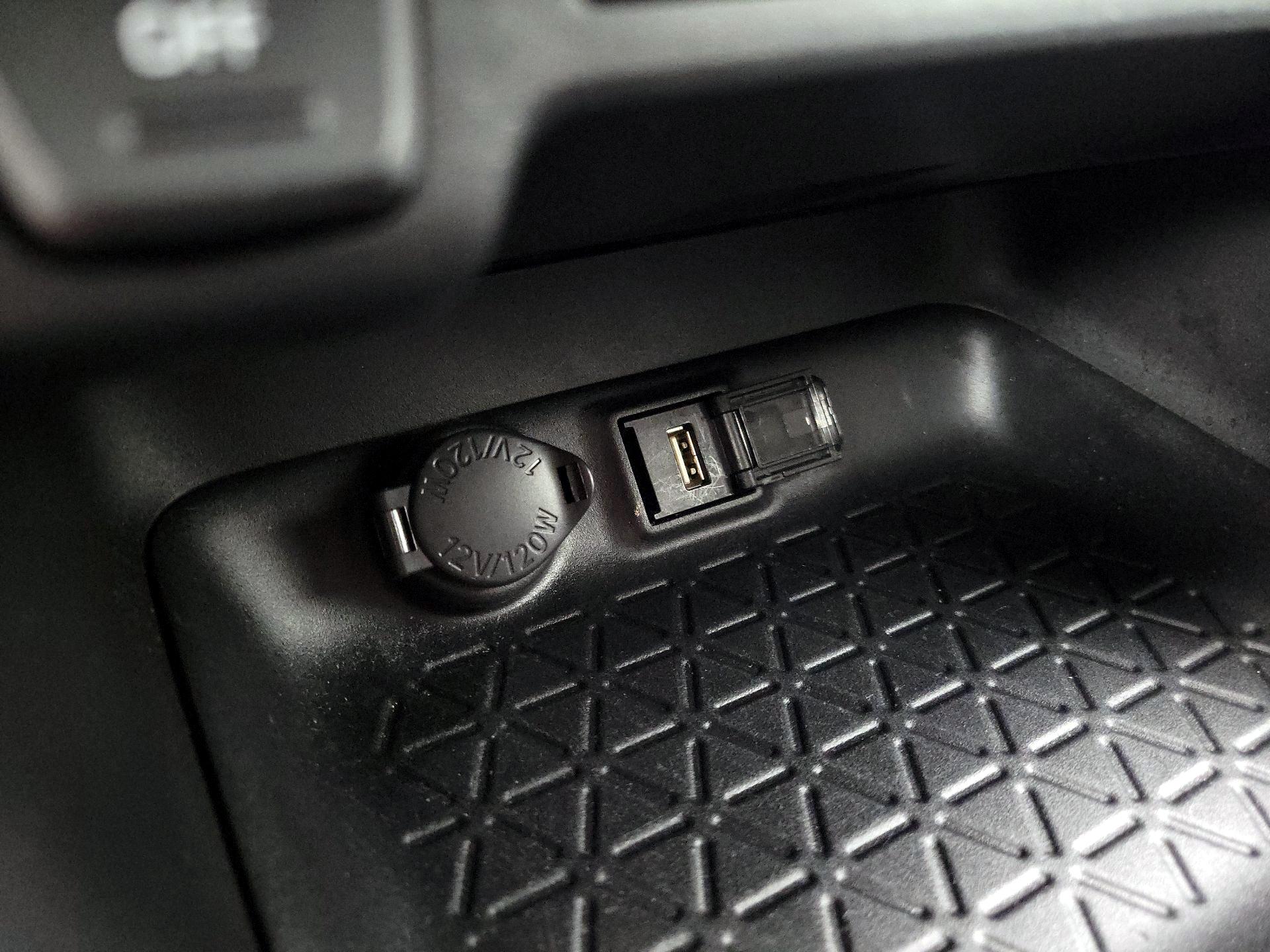 Thumbnail: 2021 Toyota RAV4 - 18