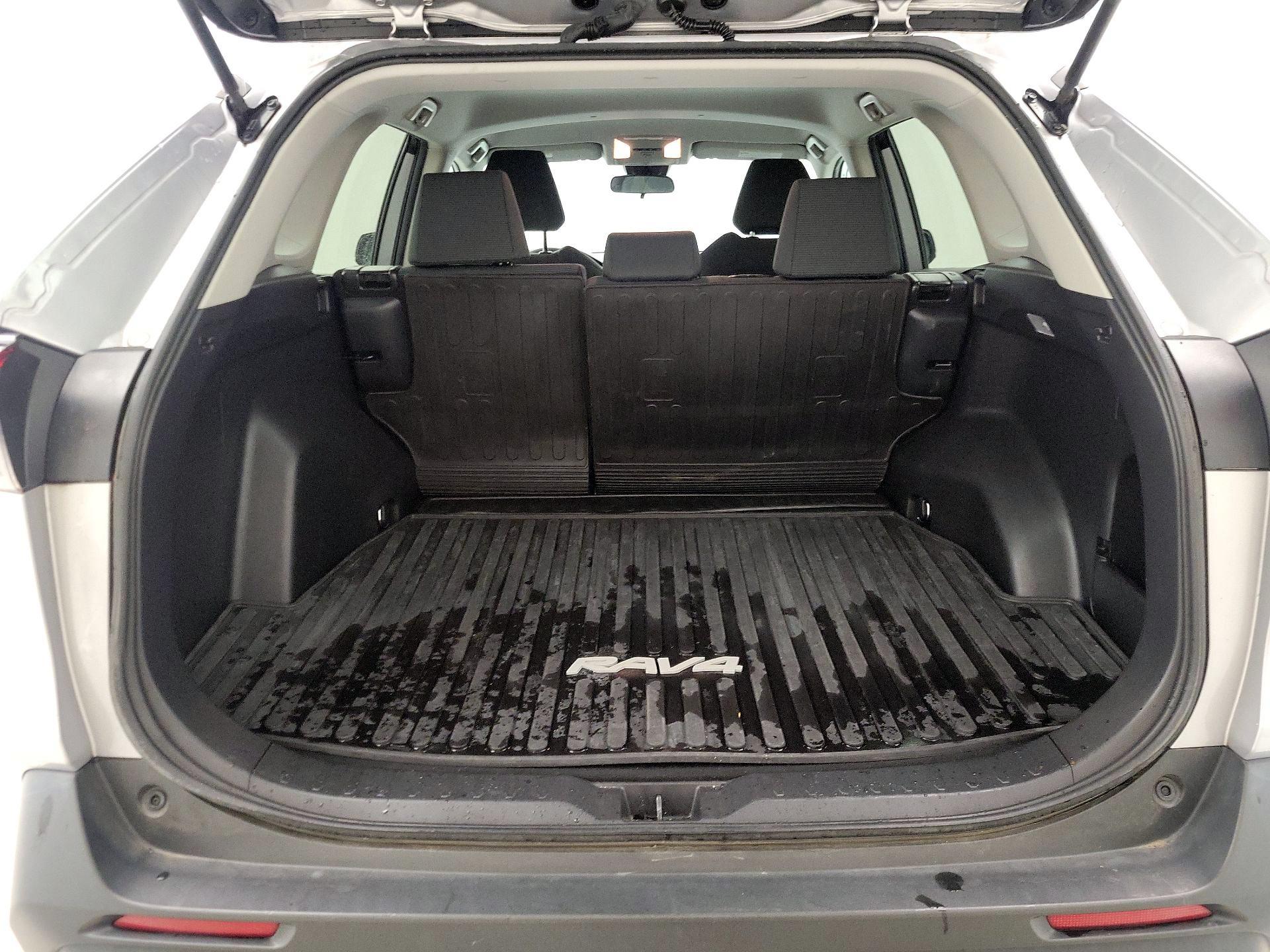 Thumbnail: 2021 Toyota RAV4 - 20