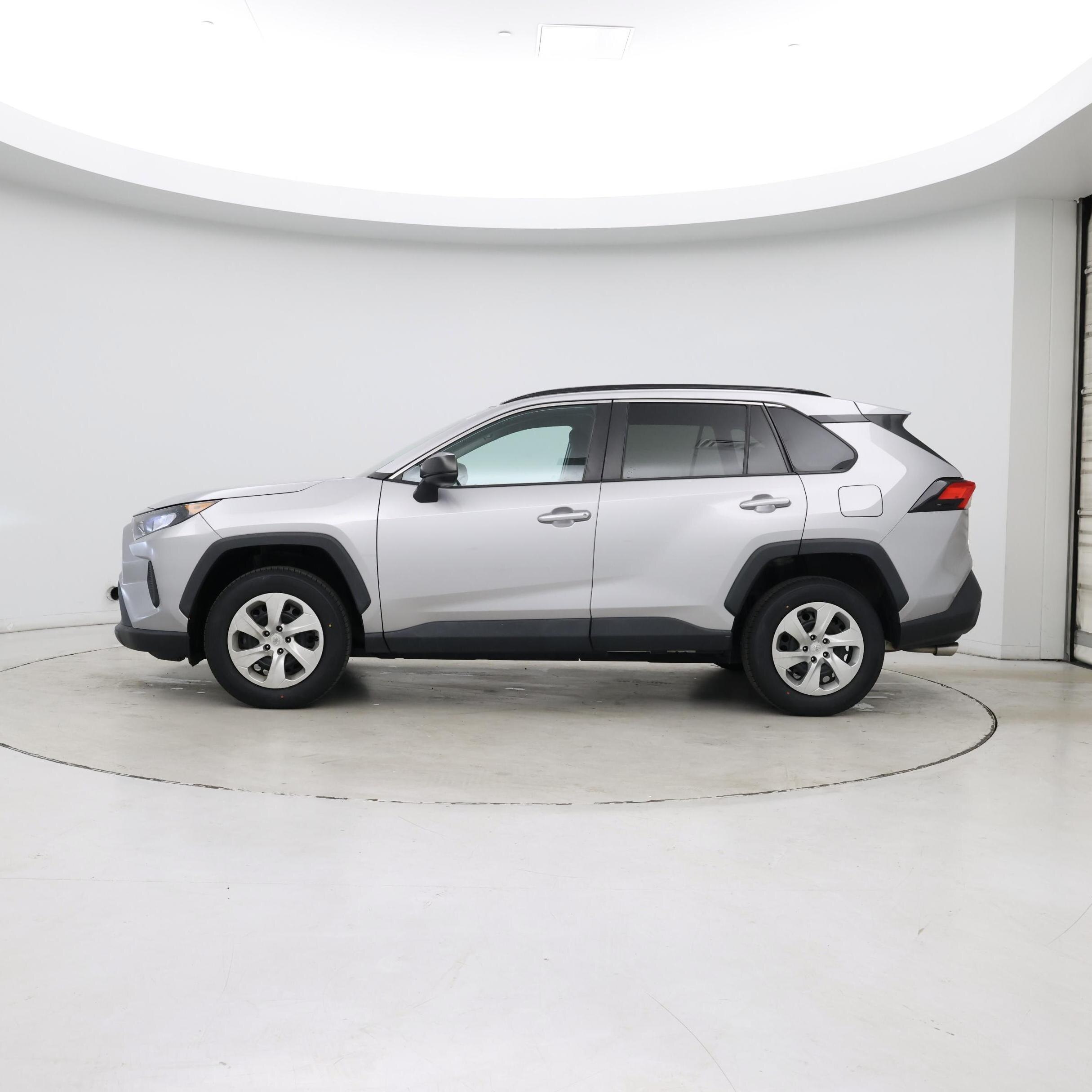 Thumbnail: 2021 Toyota RAV4 - 3