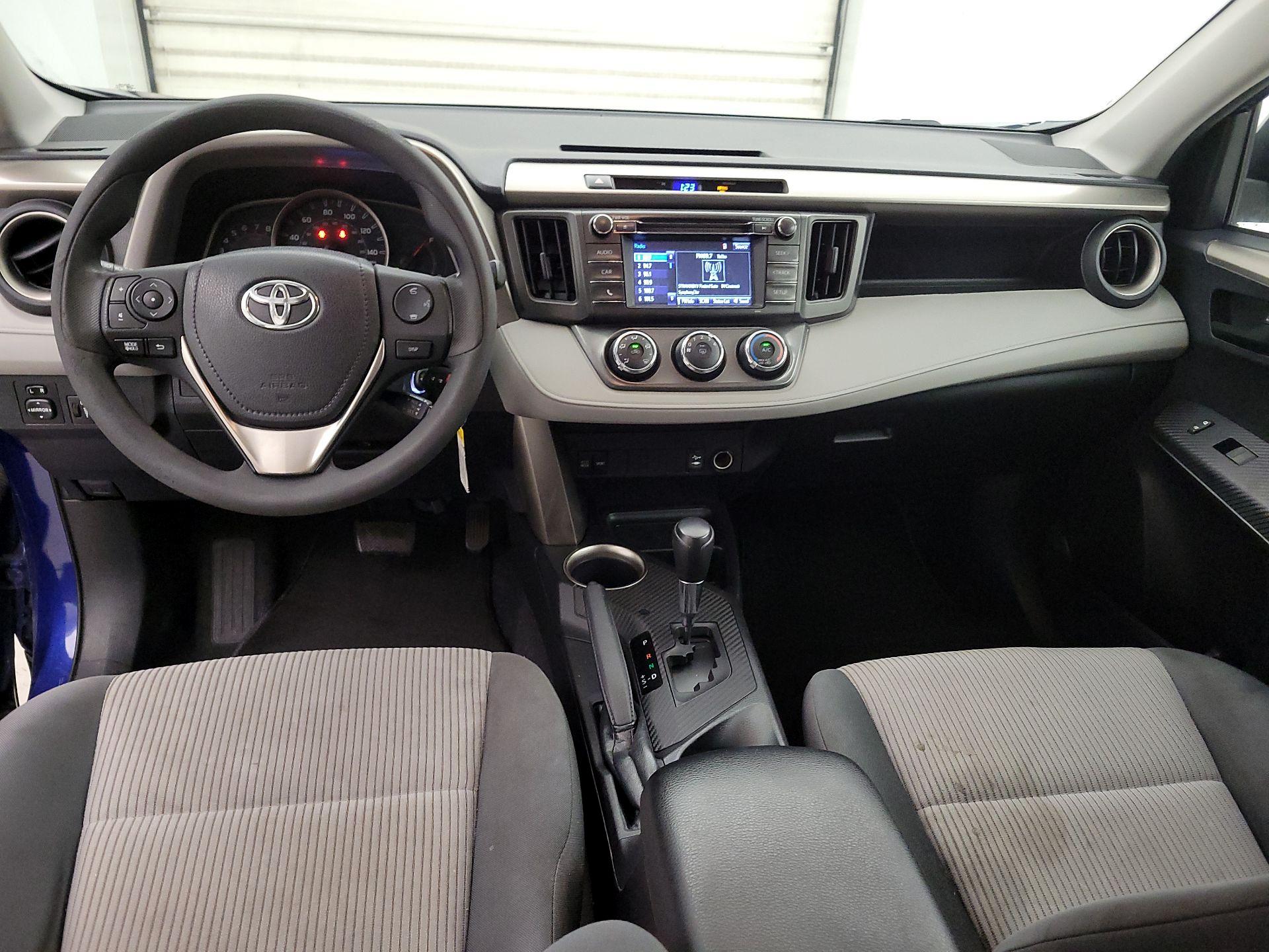 Thumbnail: 2015 Toyota RAV4 - 9