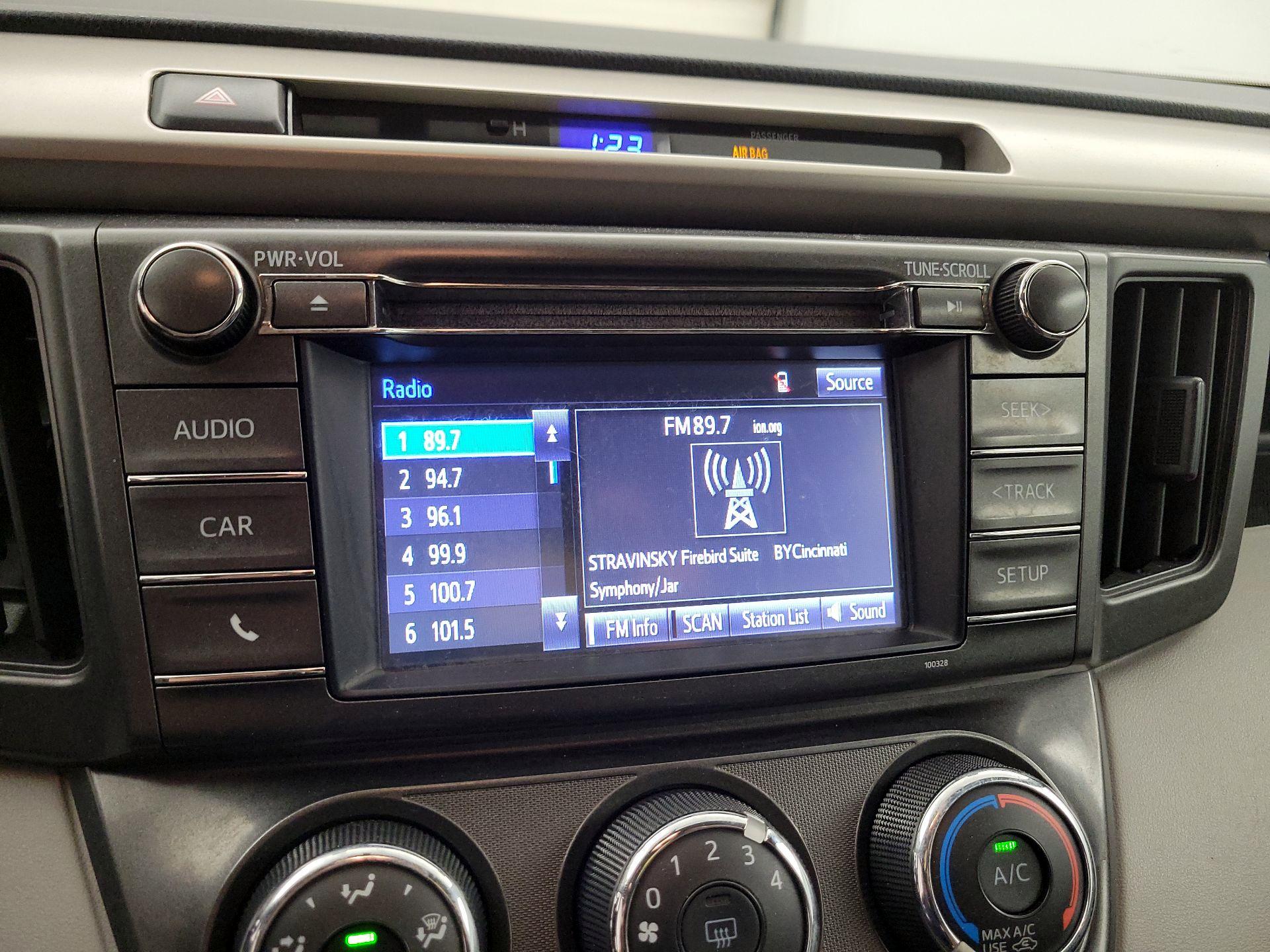 Thumbnail: 2015 Toyota RAV4 - 15