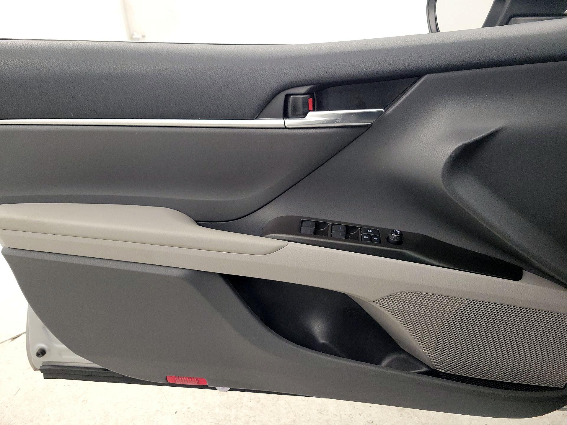 Thumbnail: 2022 Toyota Camry - 12