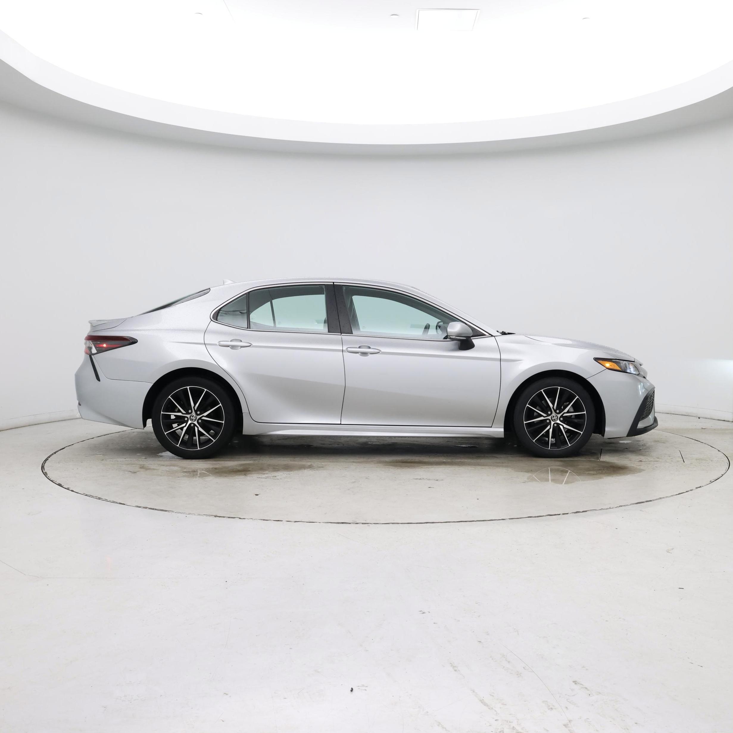 Thumbnail: 2022 Toyota Camry - 7