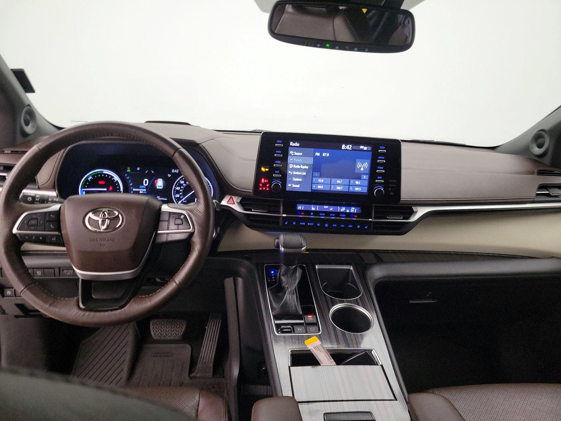 Thumbnail: 2022 Toyota Sienna - 9