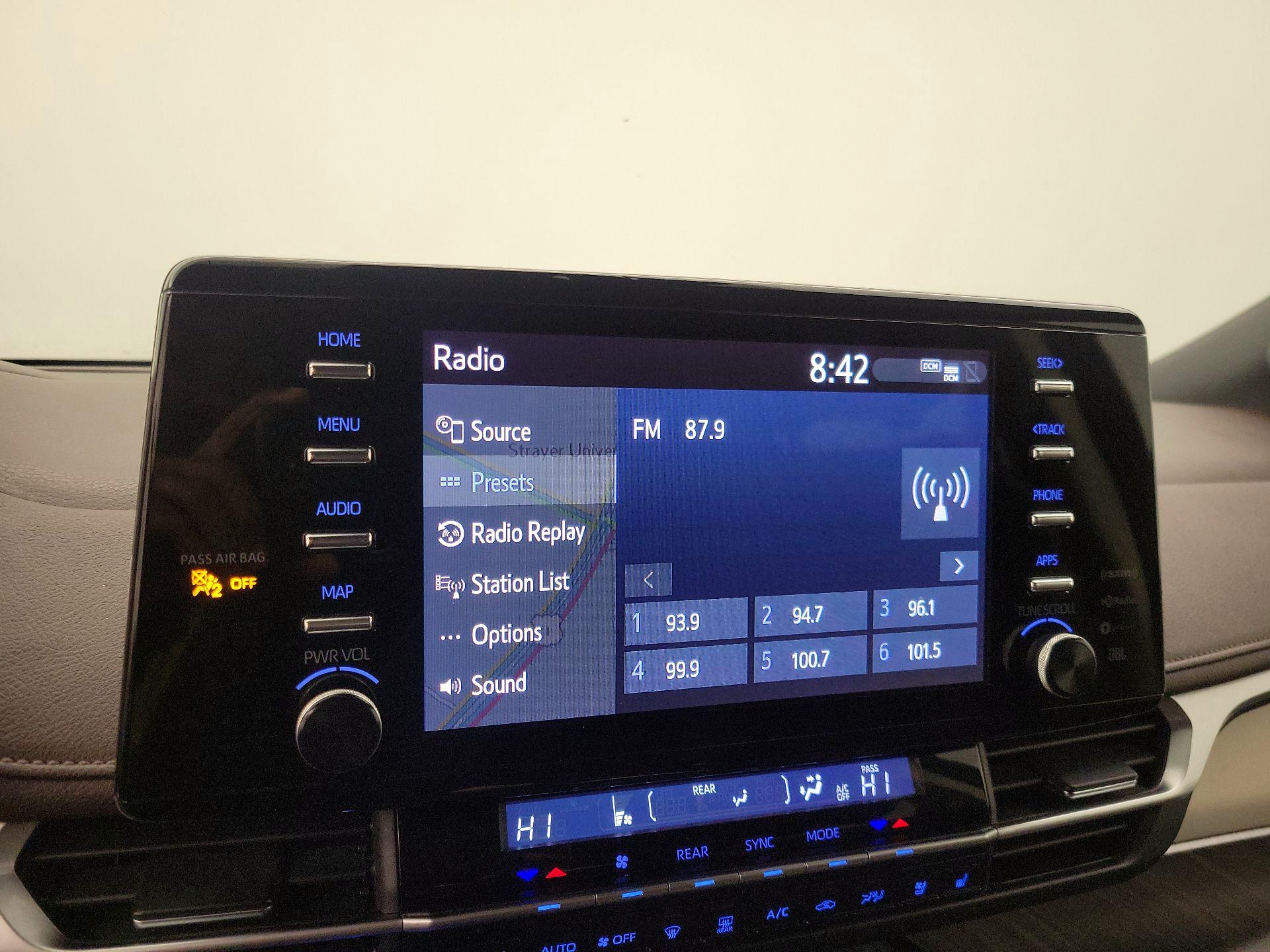 Thumbnail: 2022 Toyota Sienna - 15