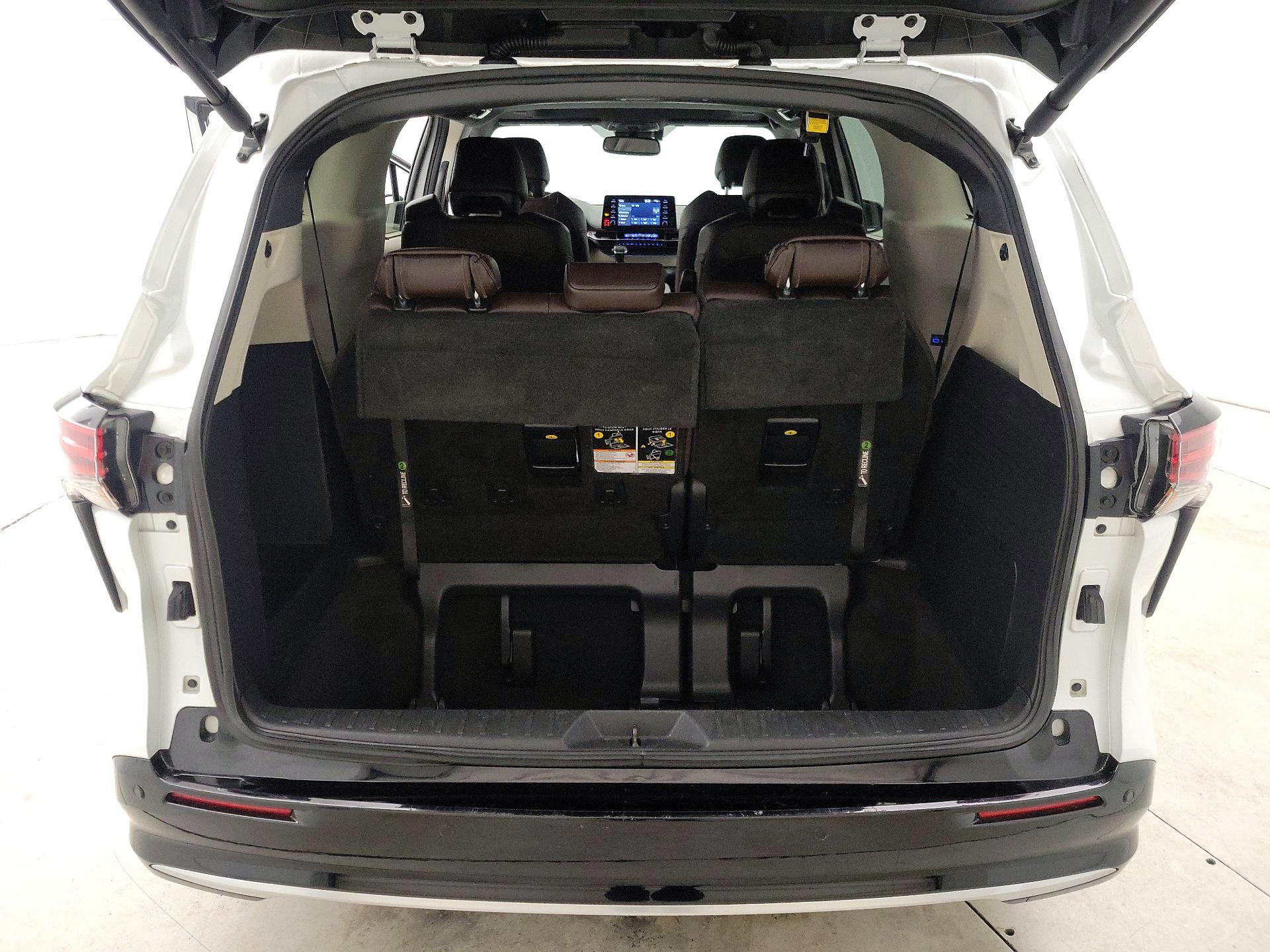 Thumbnail: 2022 Toyota Sienna - 20