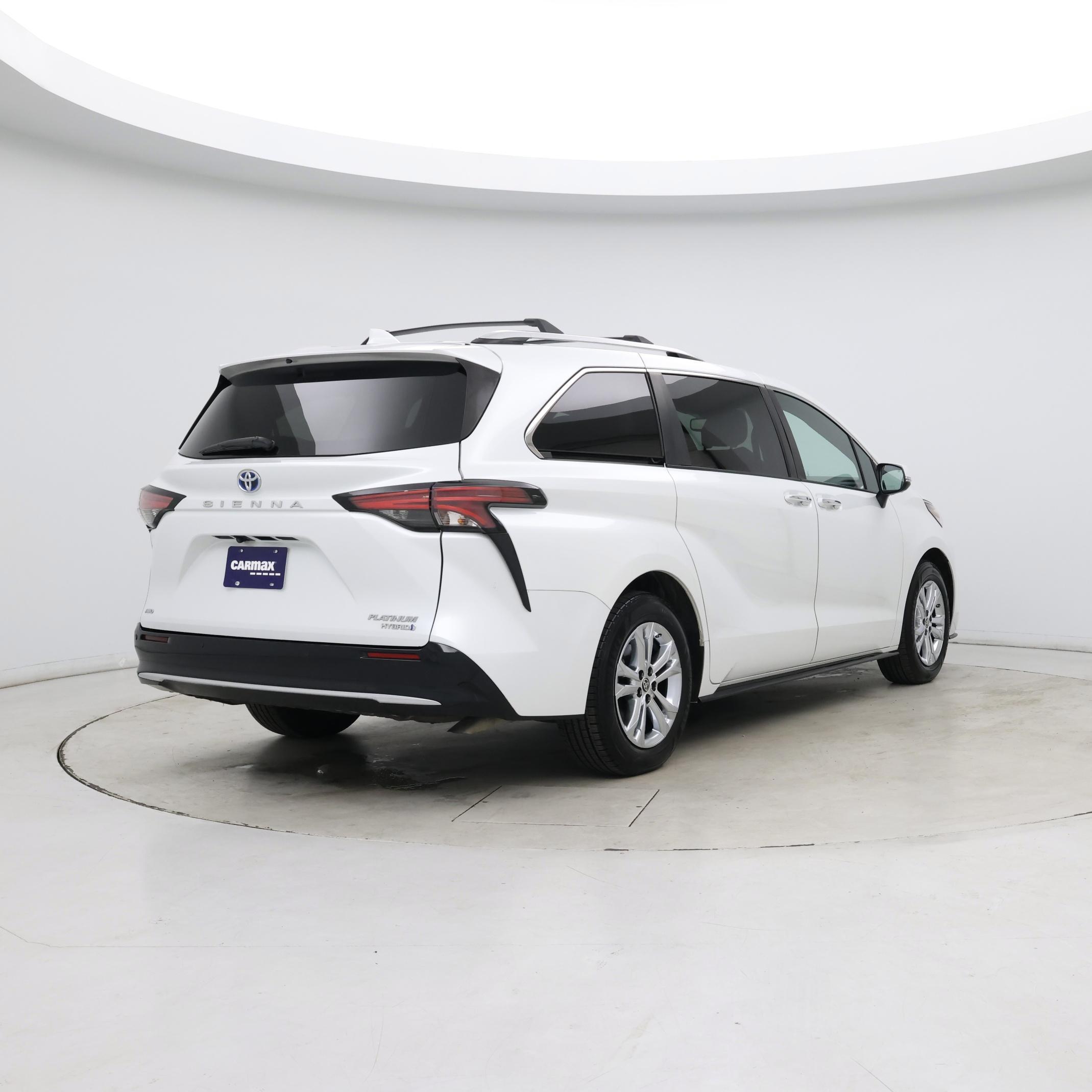Thumbnail: 2022 Toyota Sienna - 8
