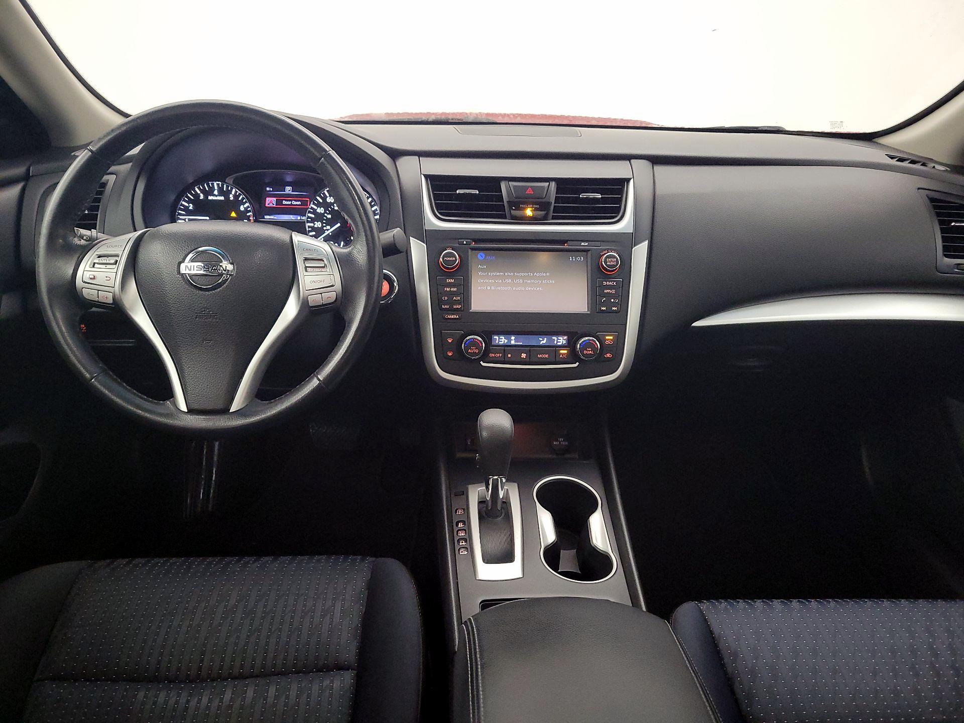 Thumbnail: 2016 Nissan Altima - 9