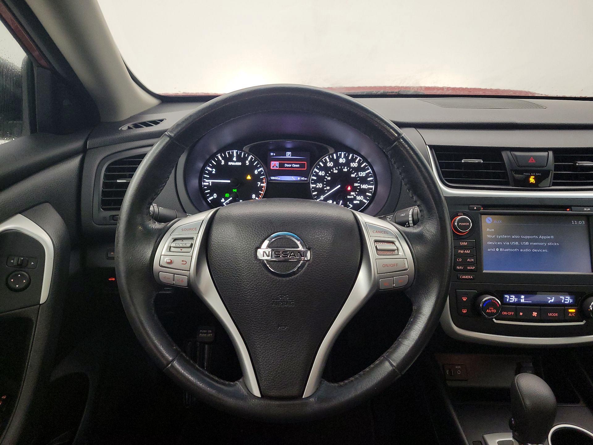 Thumbnail: 2016 Nissan Altima - 10