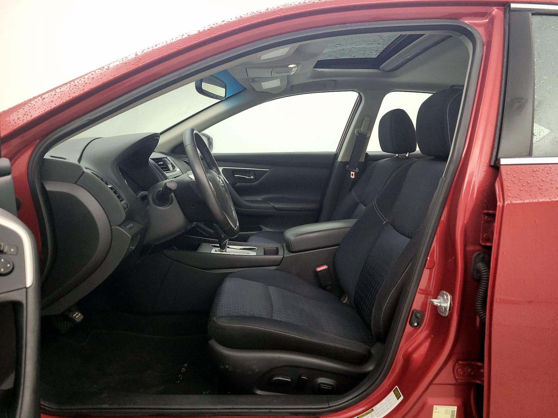 Thumbnail: 2016 Nissan Altima - 11