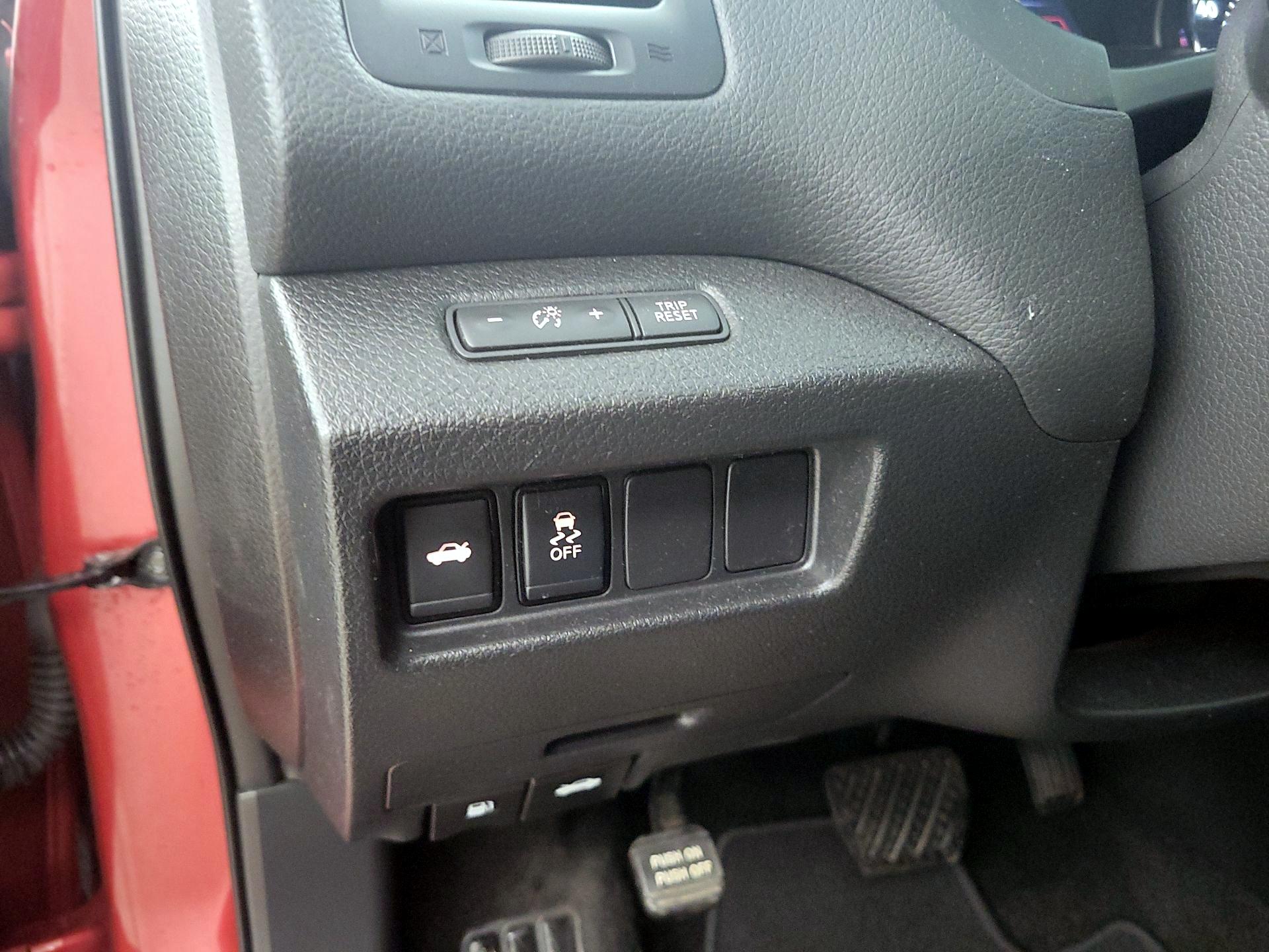 Thumbnail: 2016 Nissan Altima - 13