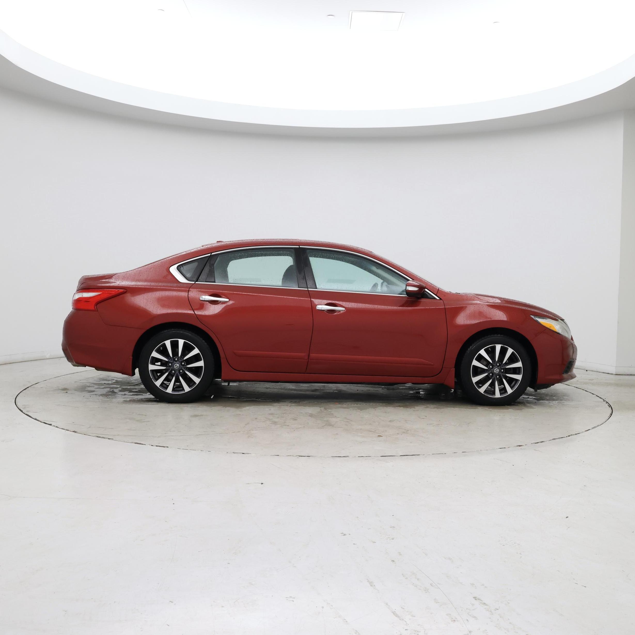 Thumbnail: 2016 Nissan Altima - 7