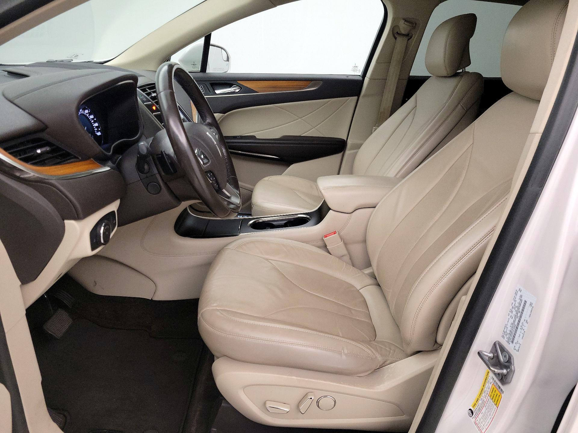 Thumbnail: 2017 Lincoln MKC - 11