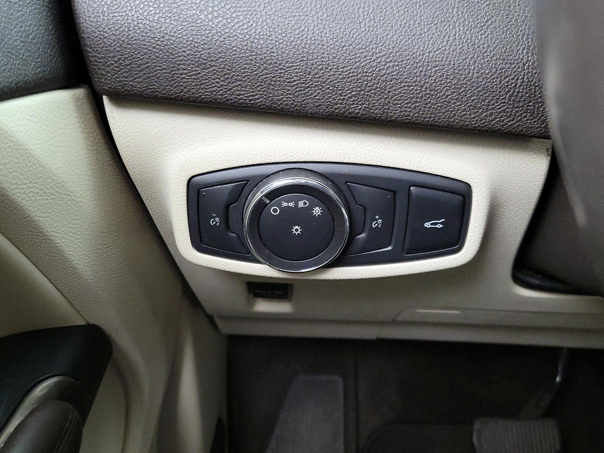 Thumbnail: 2017 Lincoln MKC - 13