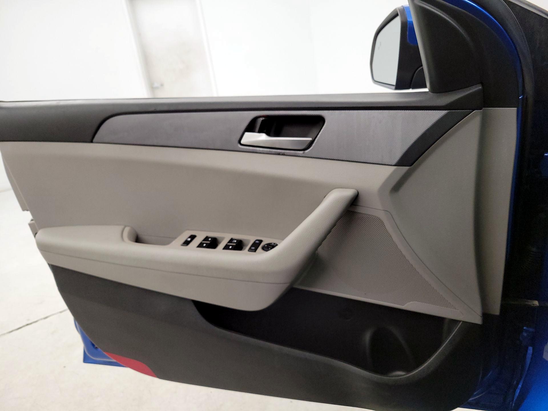 Thumbnail: 2018 Hyundai Sonata - 12