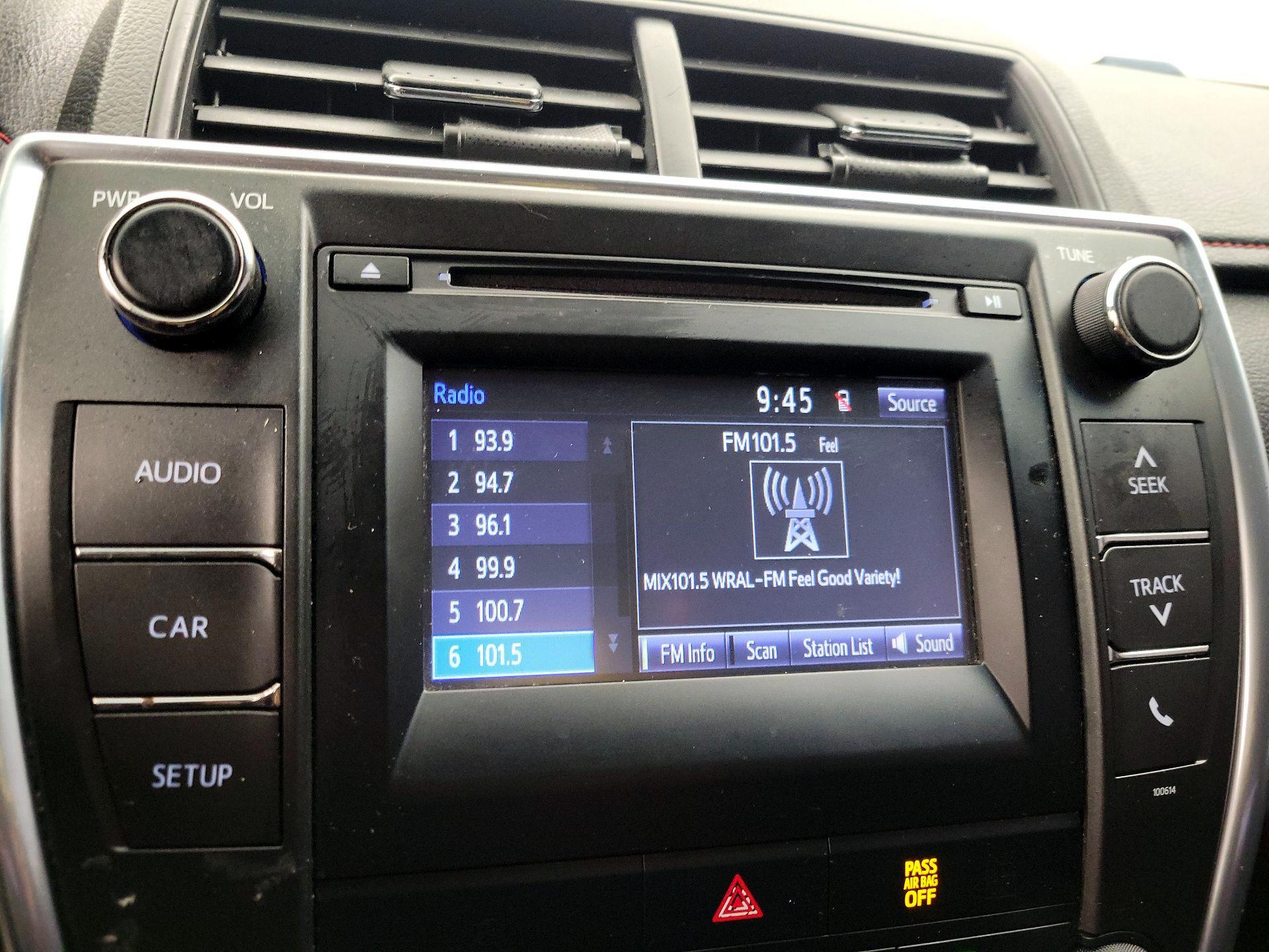 Thumbnail: 2017 Toyota Camry - 15