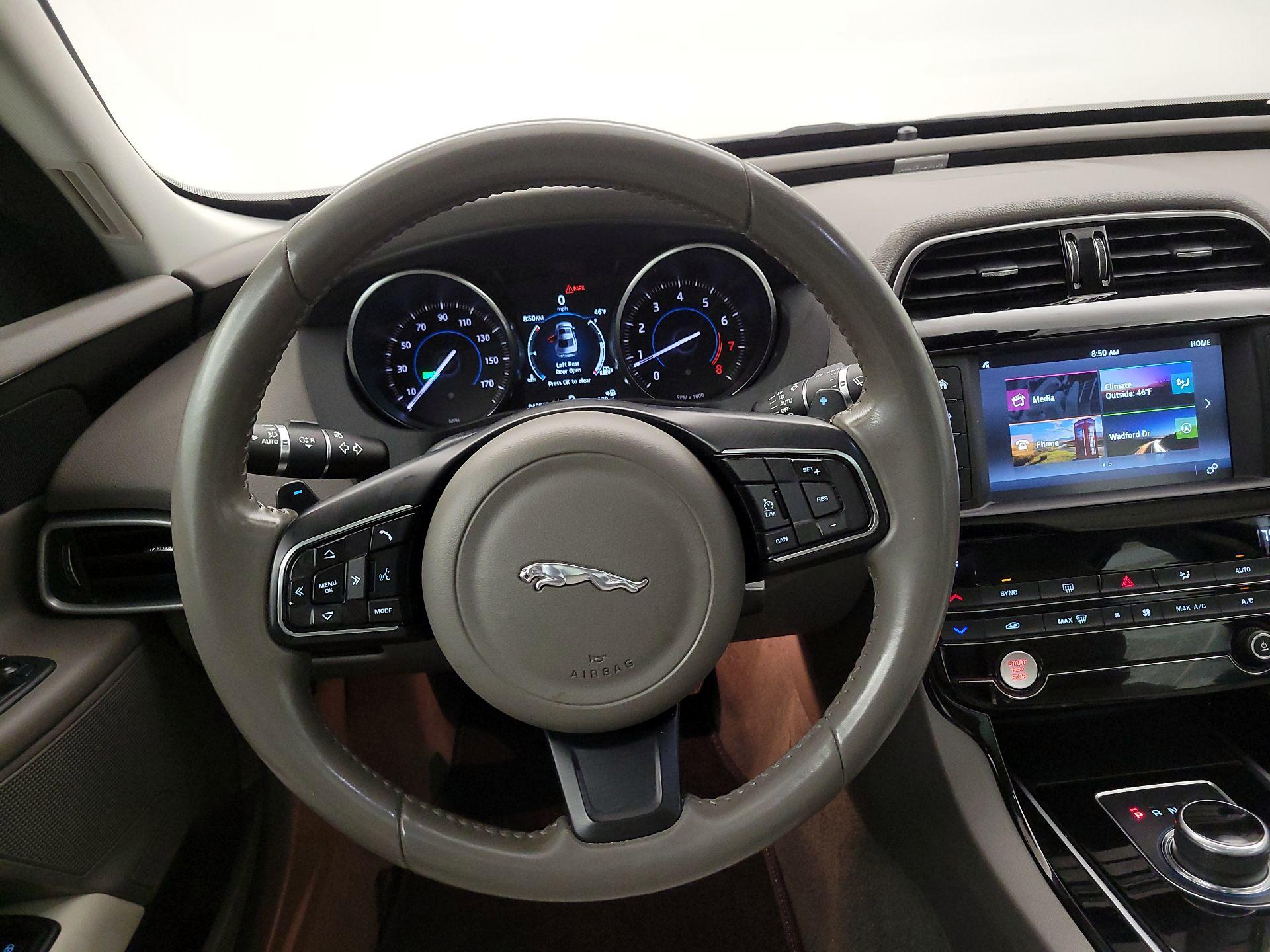 Thumbnail: 2017 Jaguar XE - 10