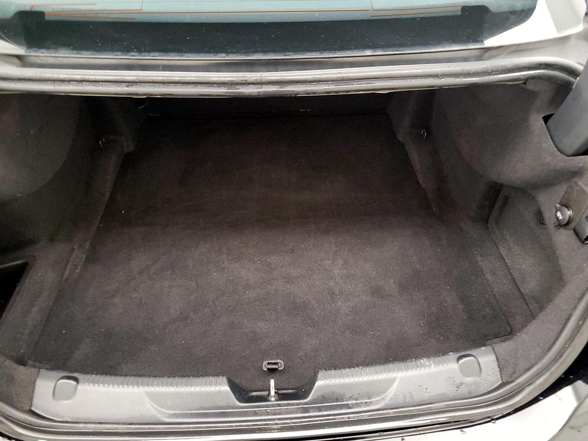 Thumbnail: 2017 Jaguar XE - 19