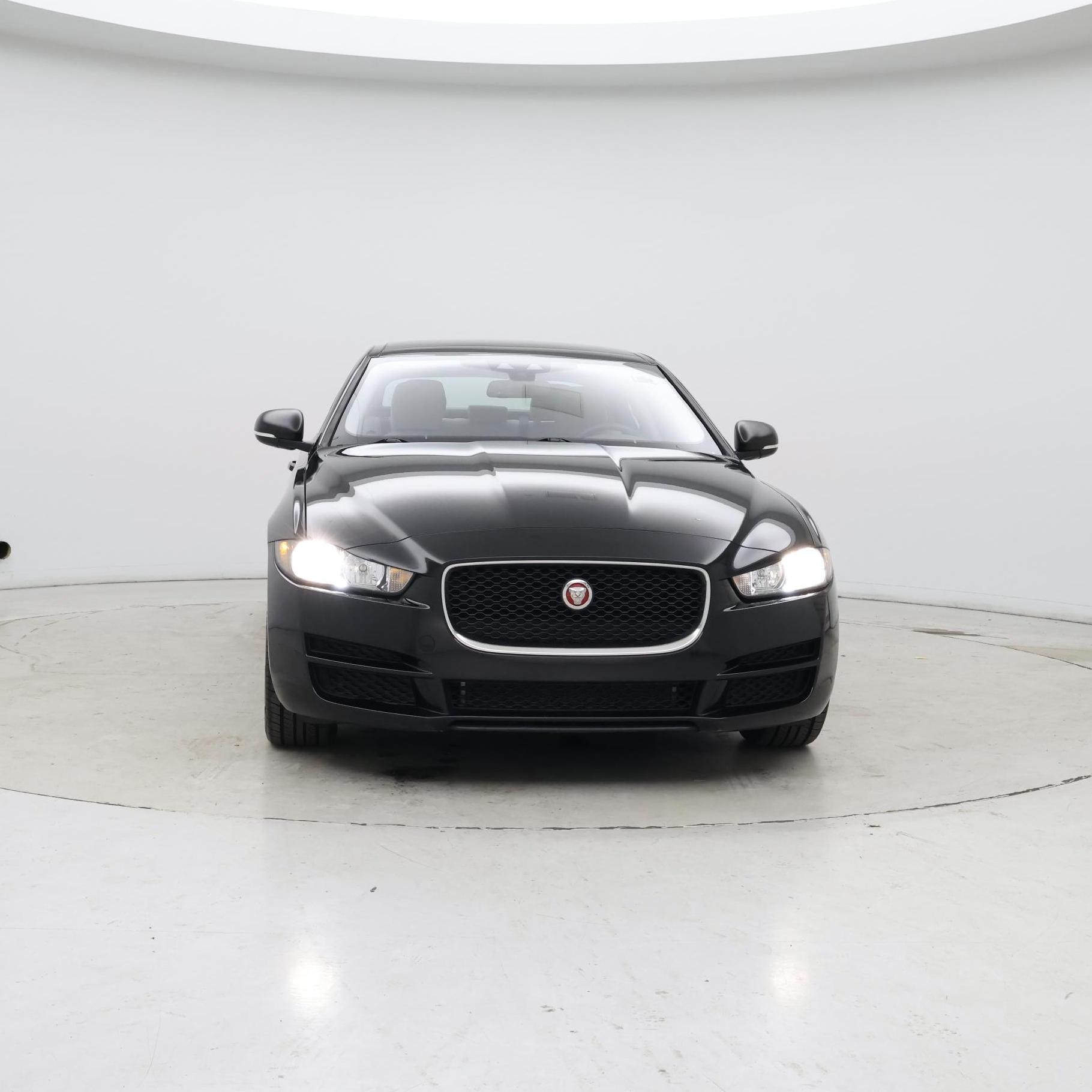 Thumbnail: 2017 Jaguar XE - 5