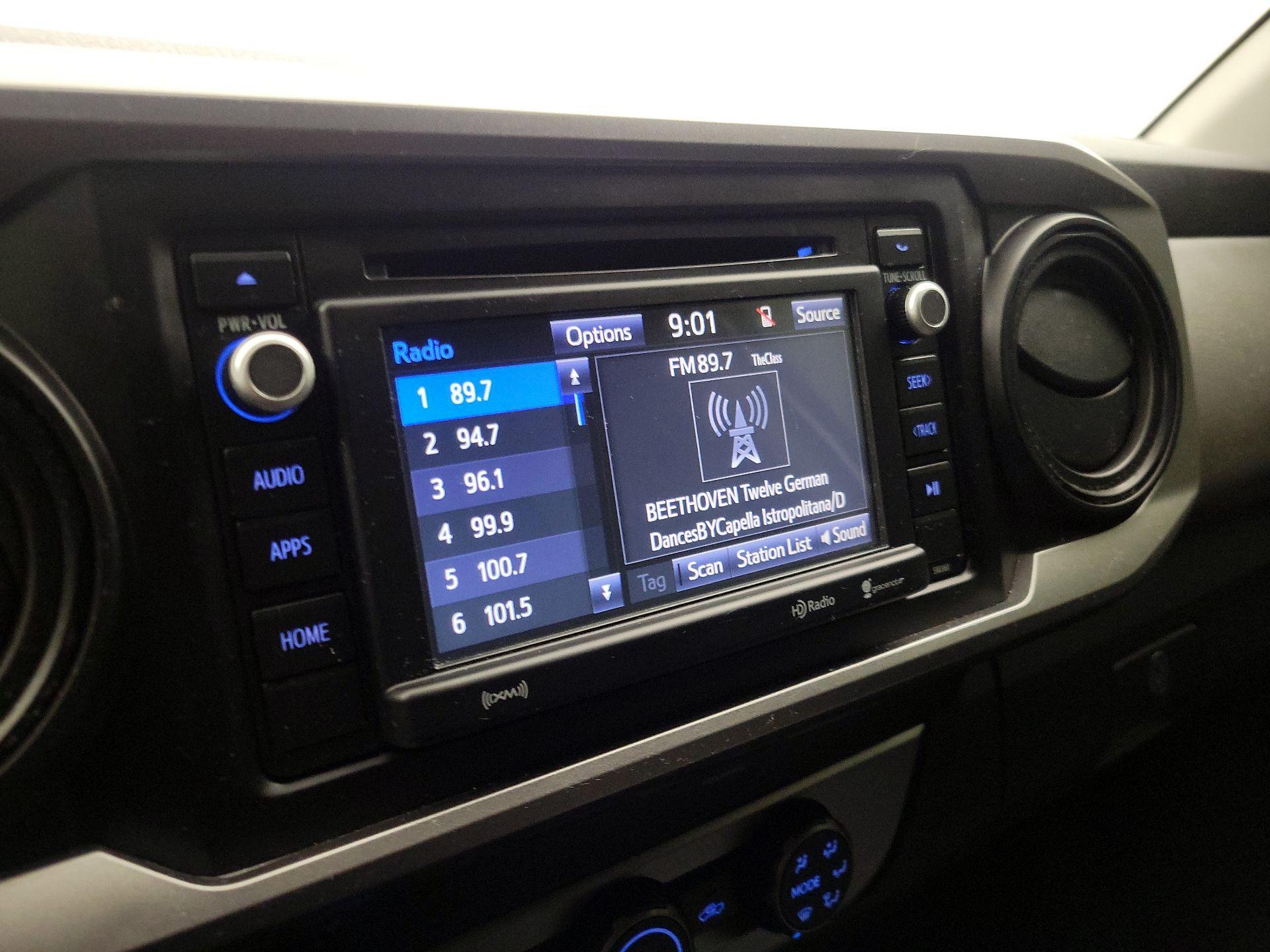 Thumbnail: 2019 Toyota Tacoma - 15