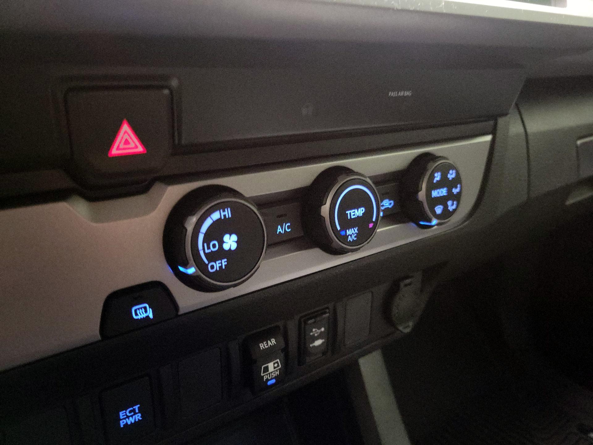 Thumbnail: 2019 Toyota Tacoma - 16