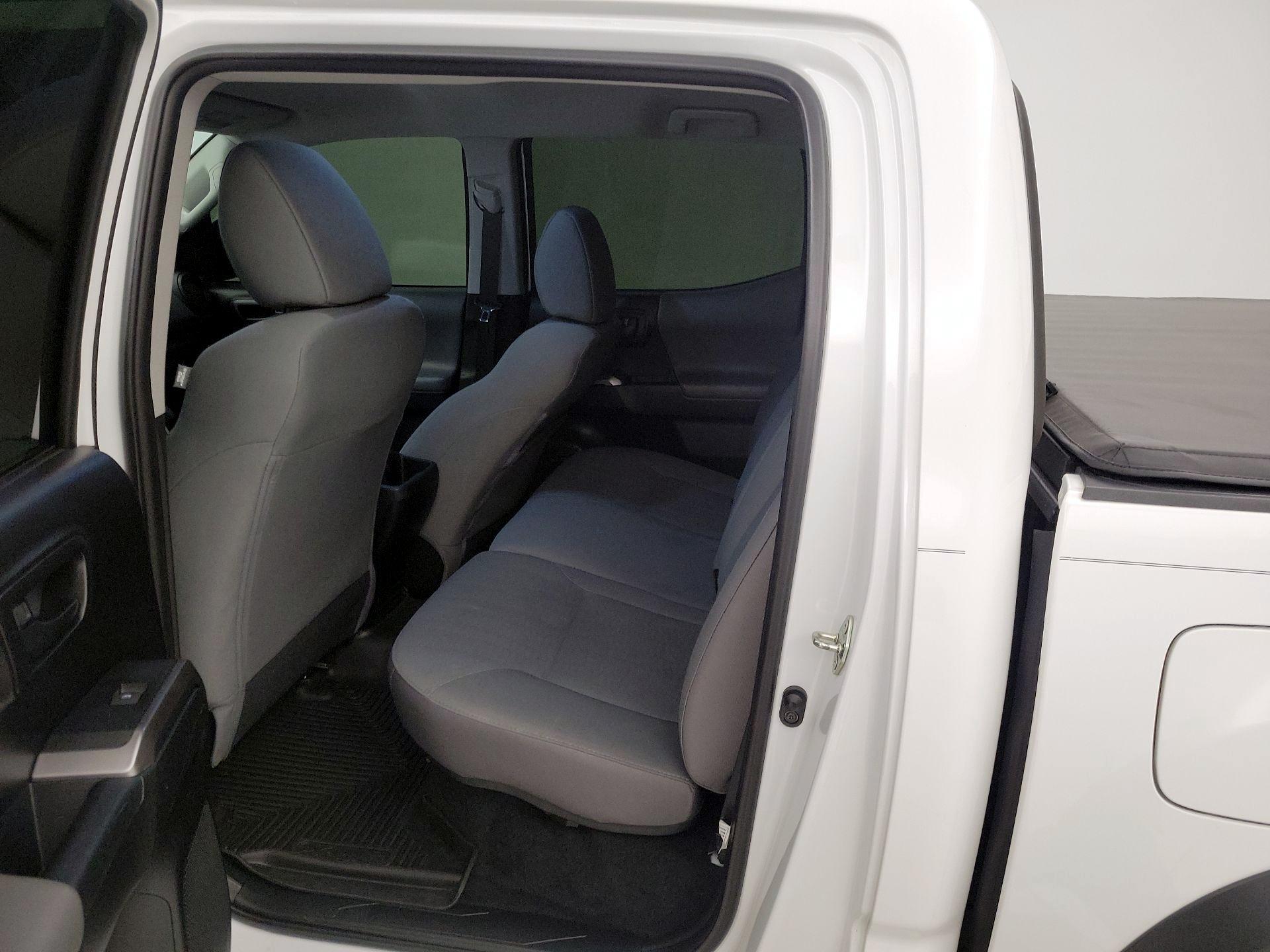 Thumbnail: 2019 Toyota Tacoma - 19