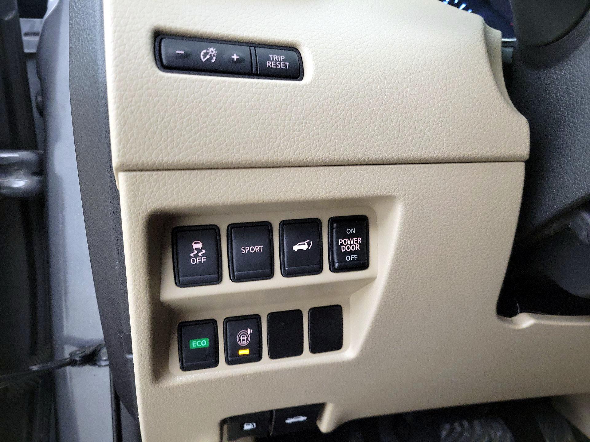 Thumbnail: 2016 Nissan Rogue - 13