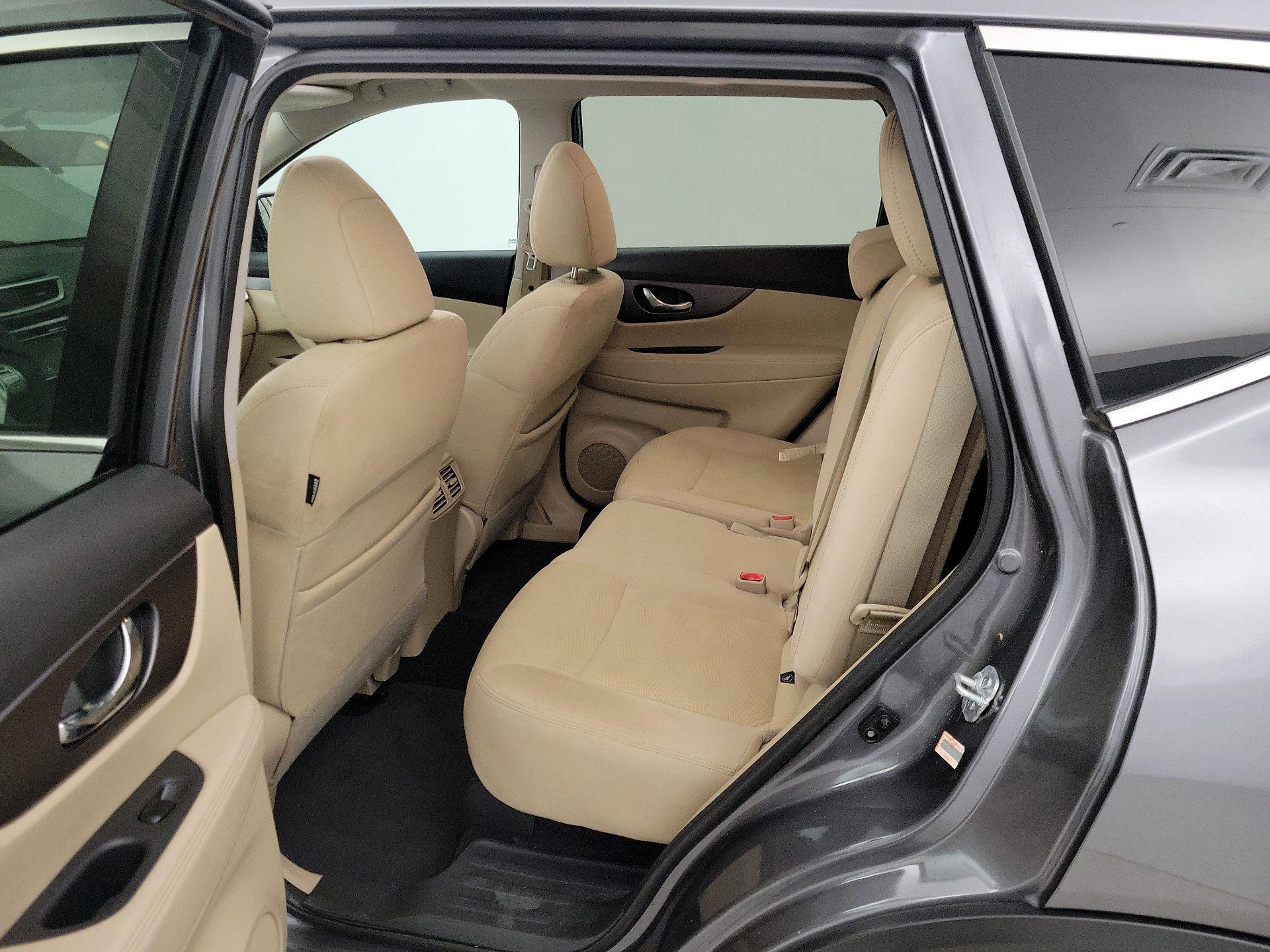 Thumbnail: 2016 Nissan Rogue - 20