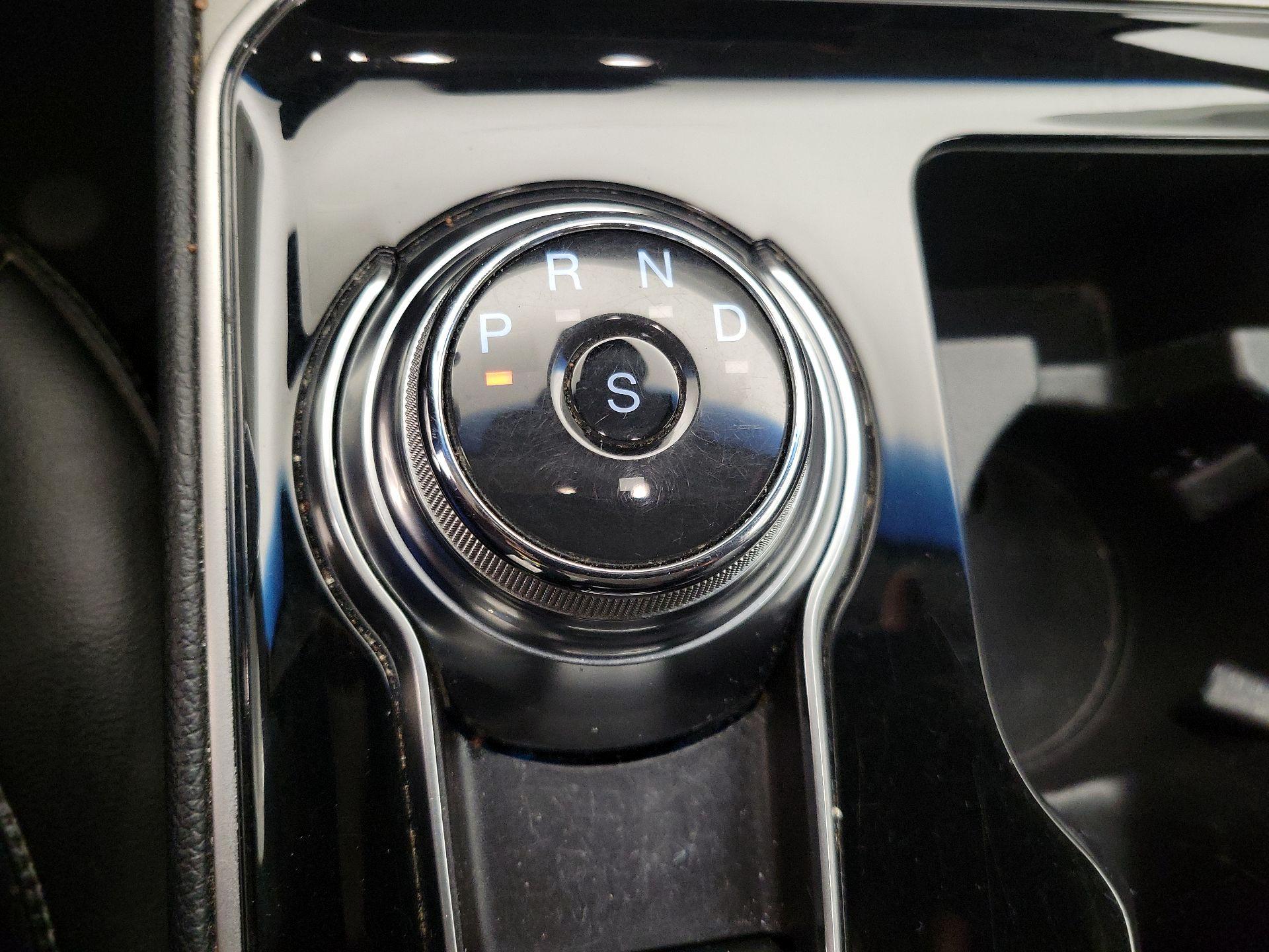 Thumbnail: 2019 Ford Edge - 18